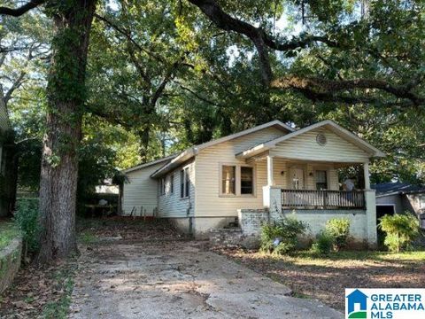 Photo of 927 Woodward Road, MIDFIELD, AL 35228 (MLS # 21448219)