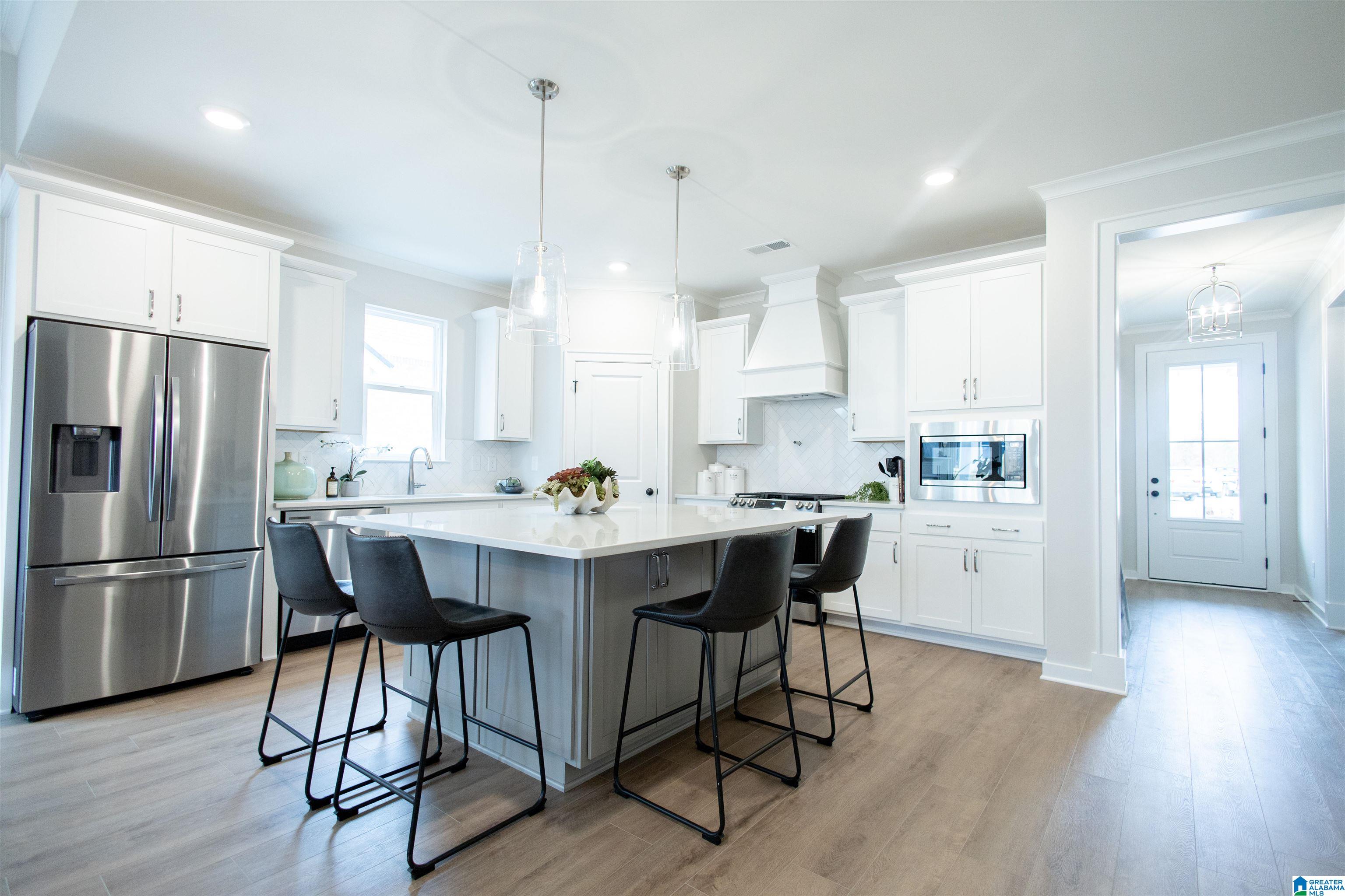 1733 GABLE WAY