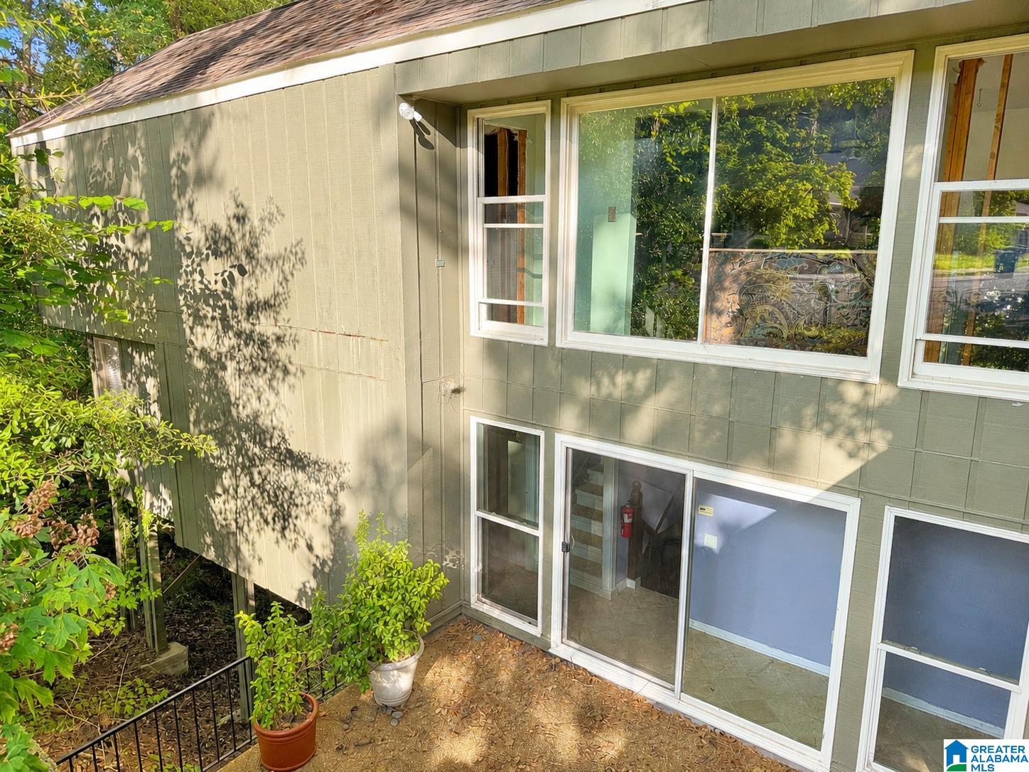 2618 LINGER LANE