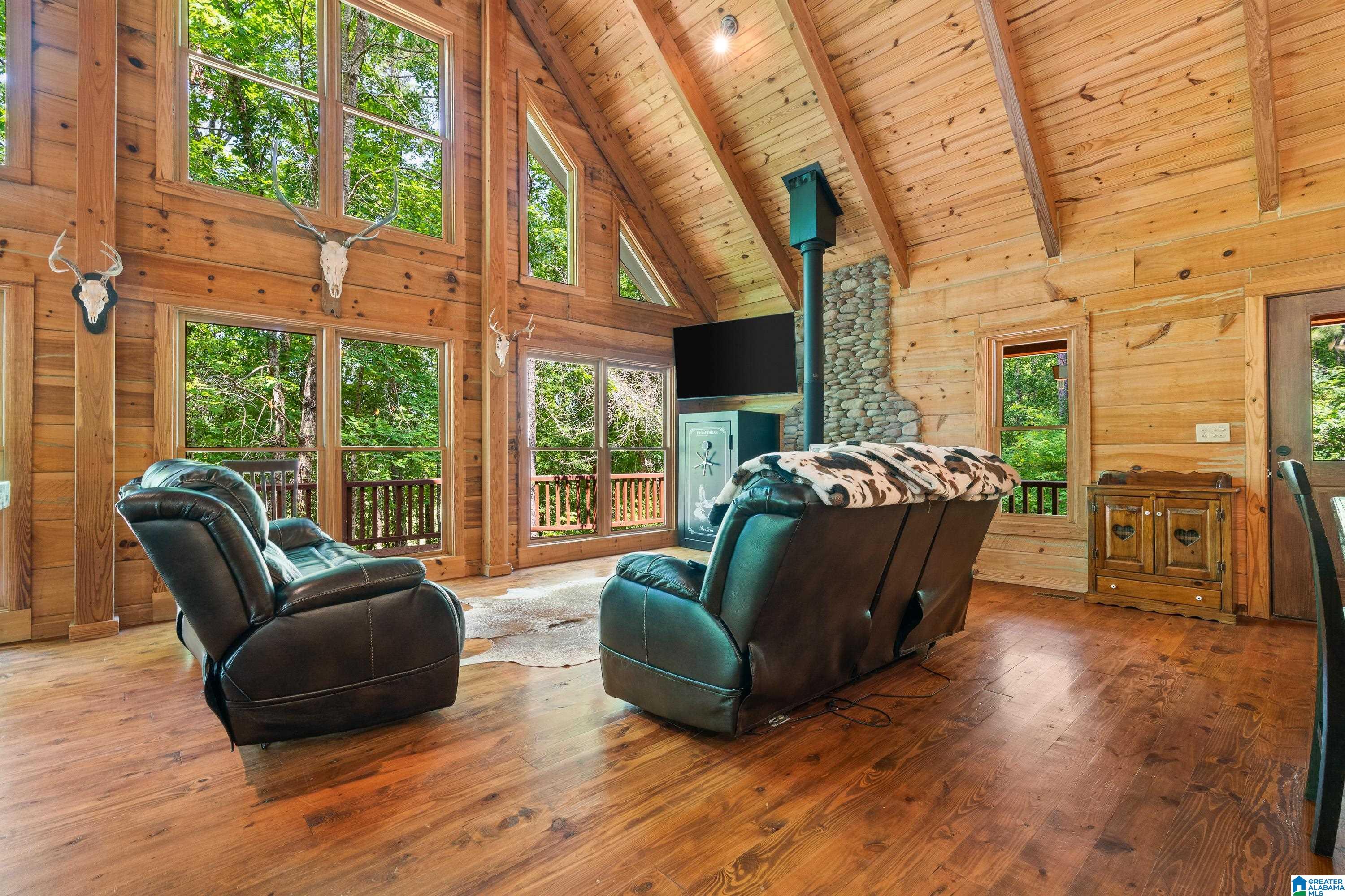 328 COUNTY ROAD 1055