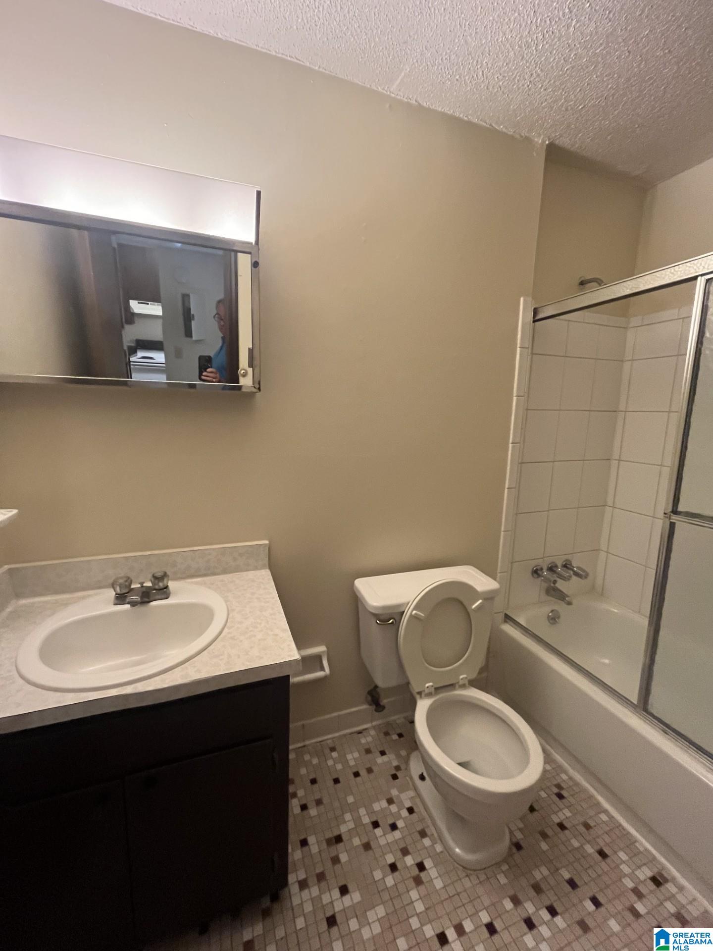 2613 S 11TH AVENUE S