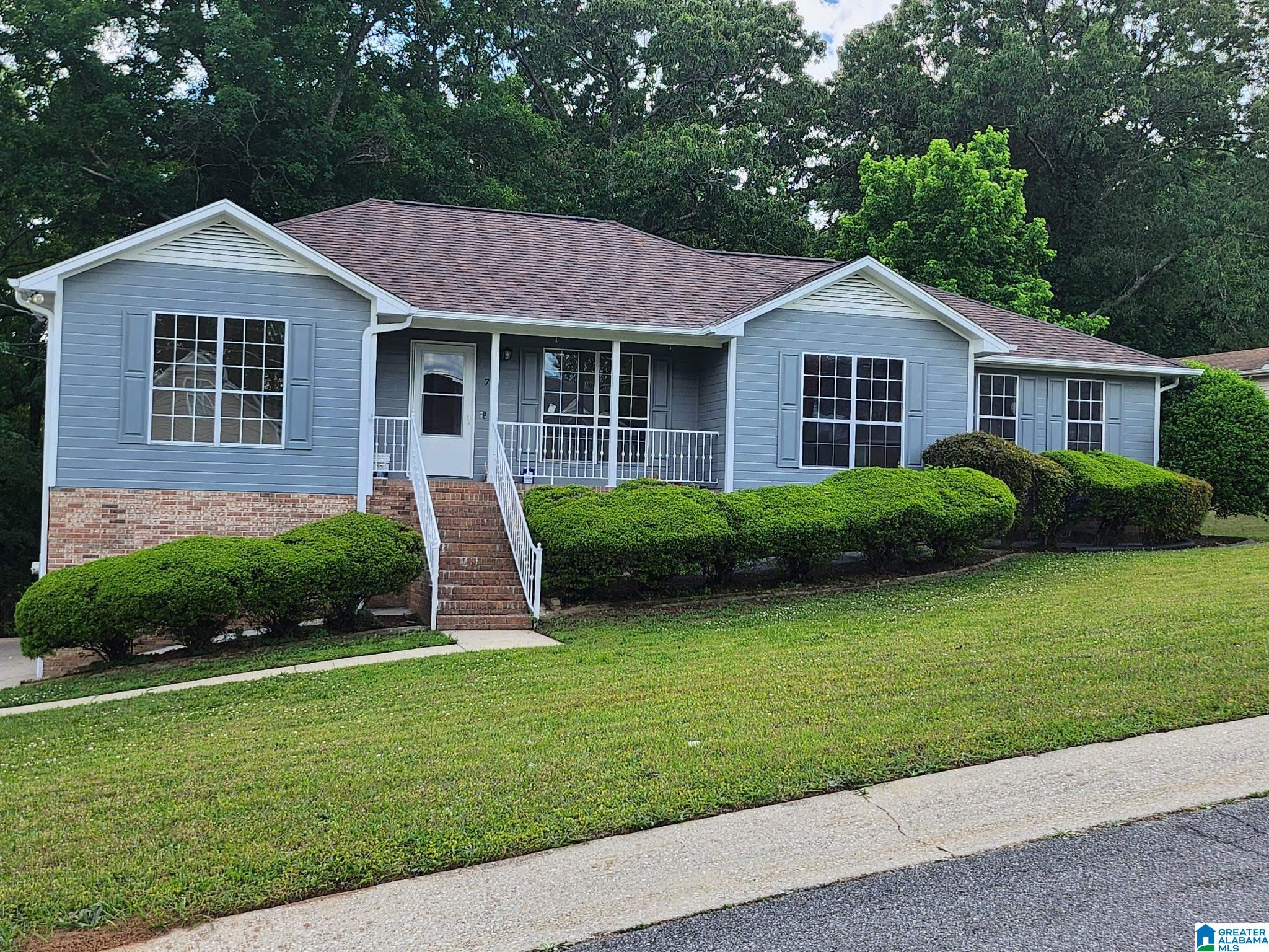 Photo 1 of 41 — 713 JASON CIRCLE, CENTER POINT, AL 35215