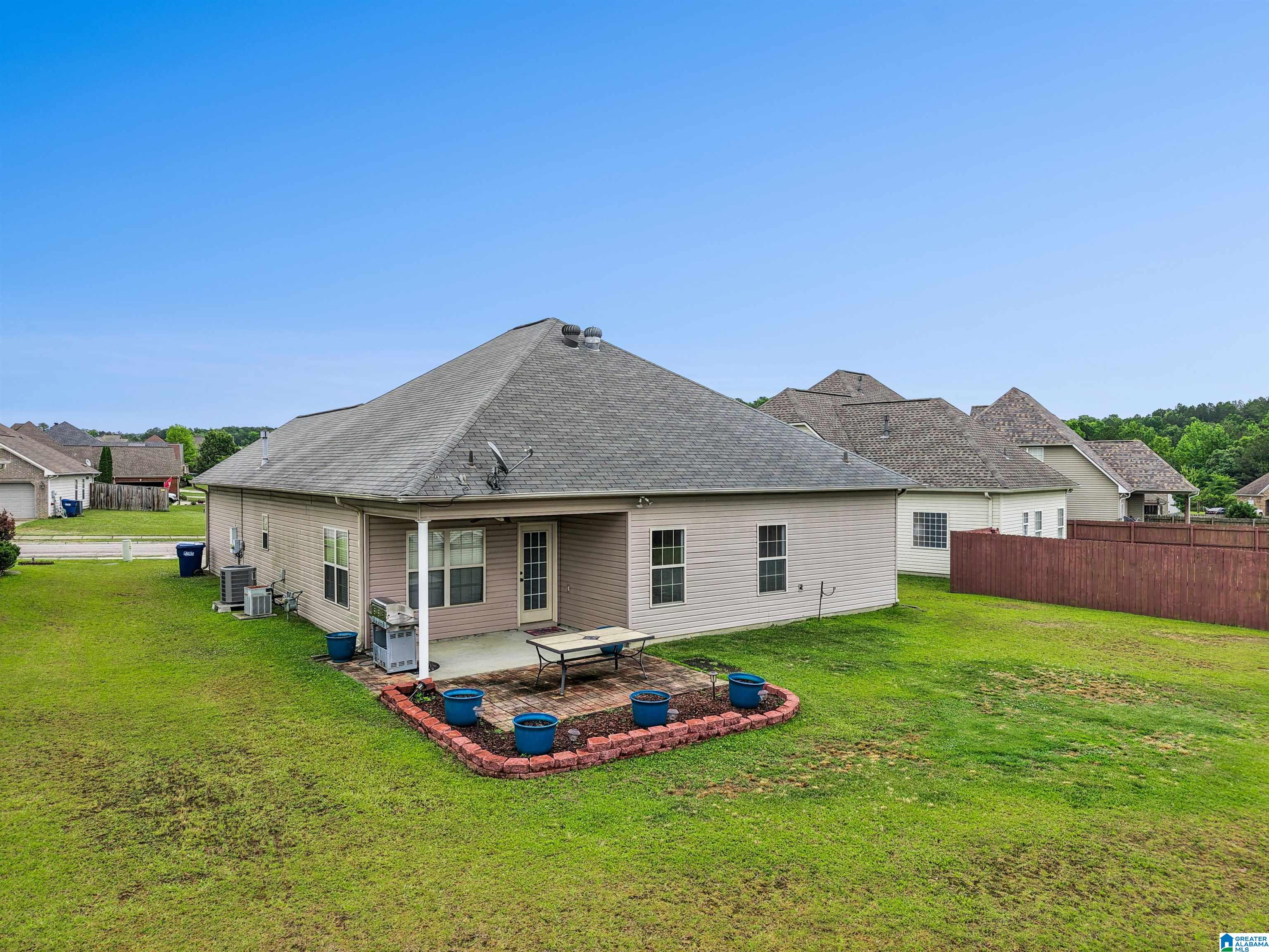 475 OAK LEAF CIRCLE