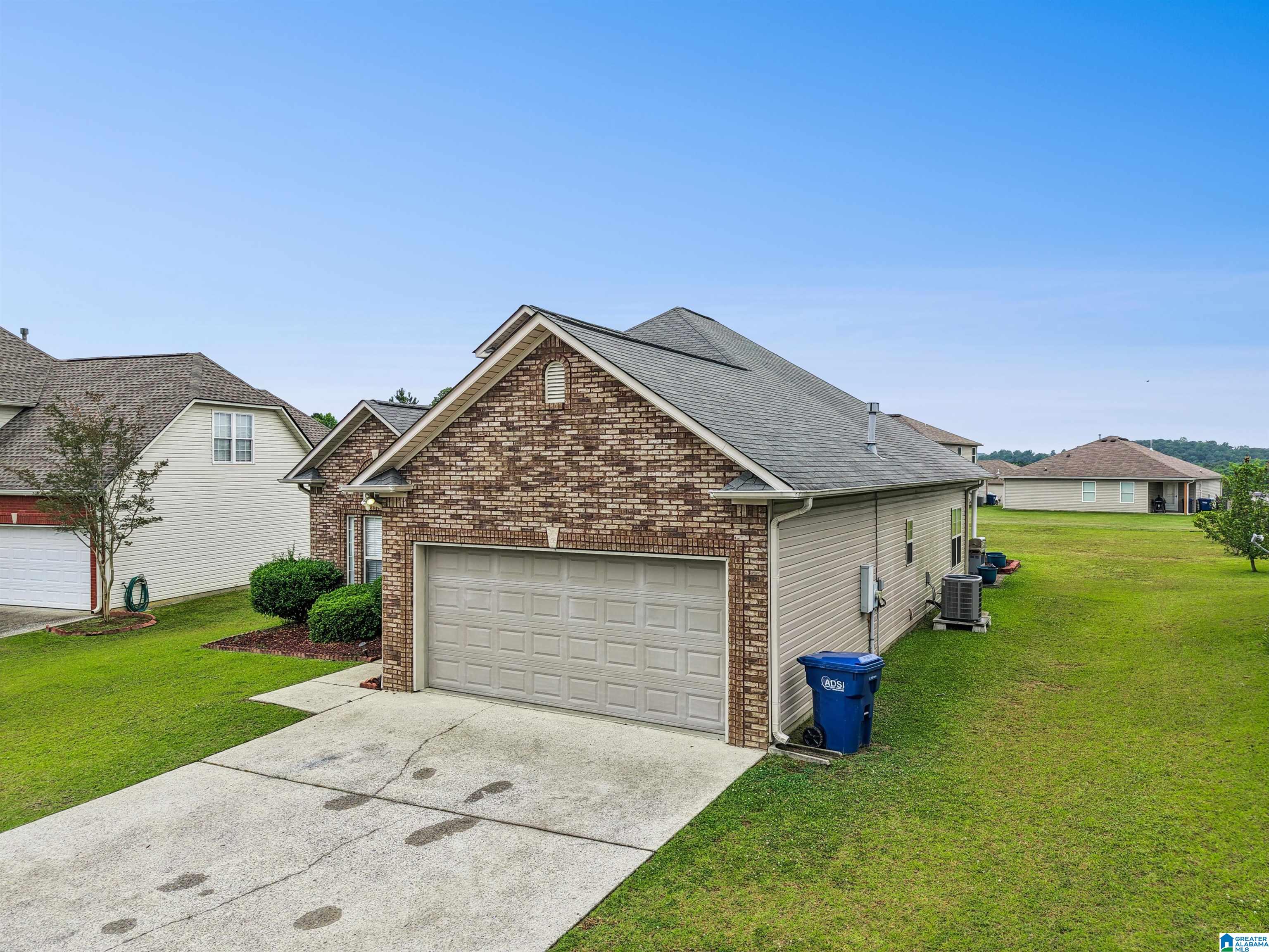 475 OAK LEAF CIRCLE