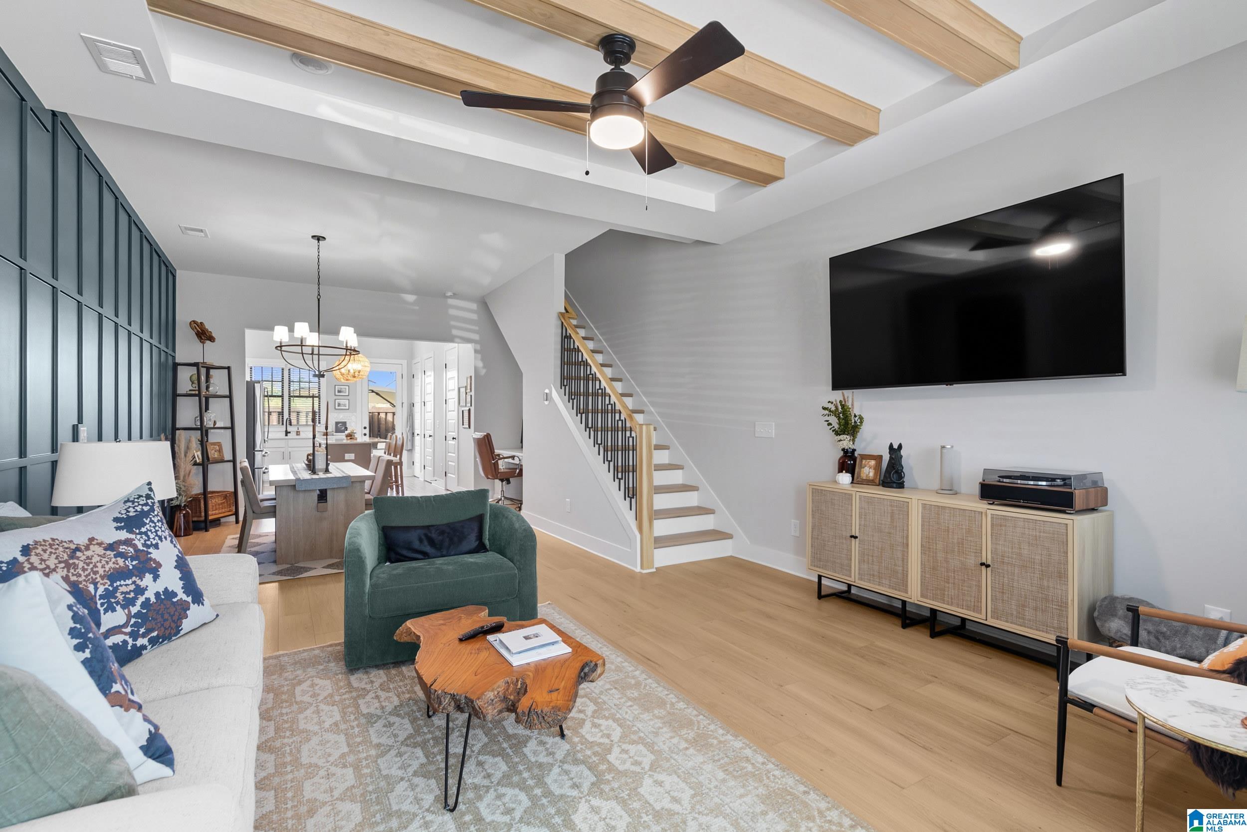 1128 WINDSOR SQUARE