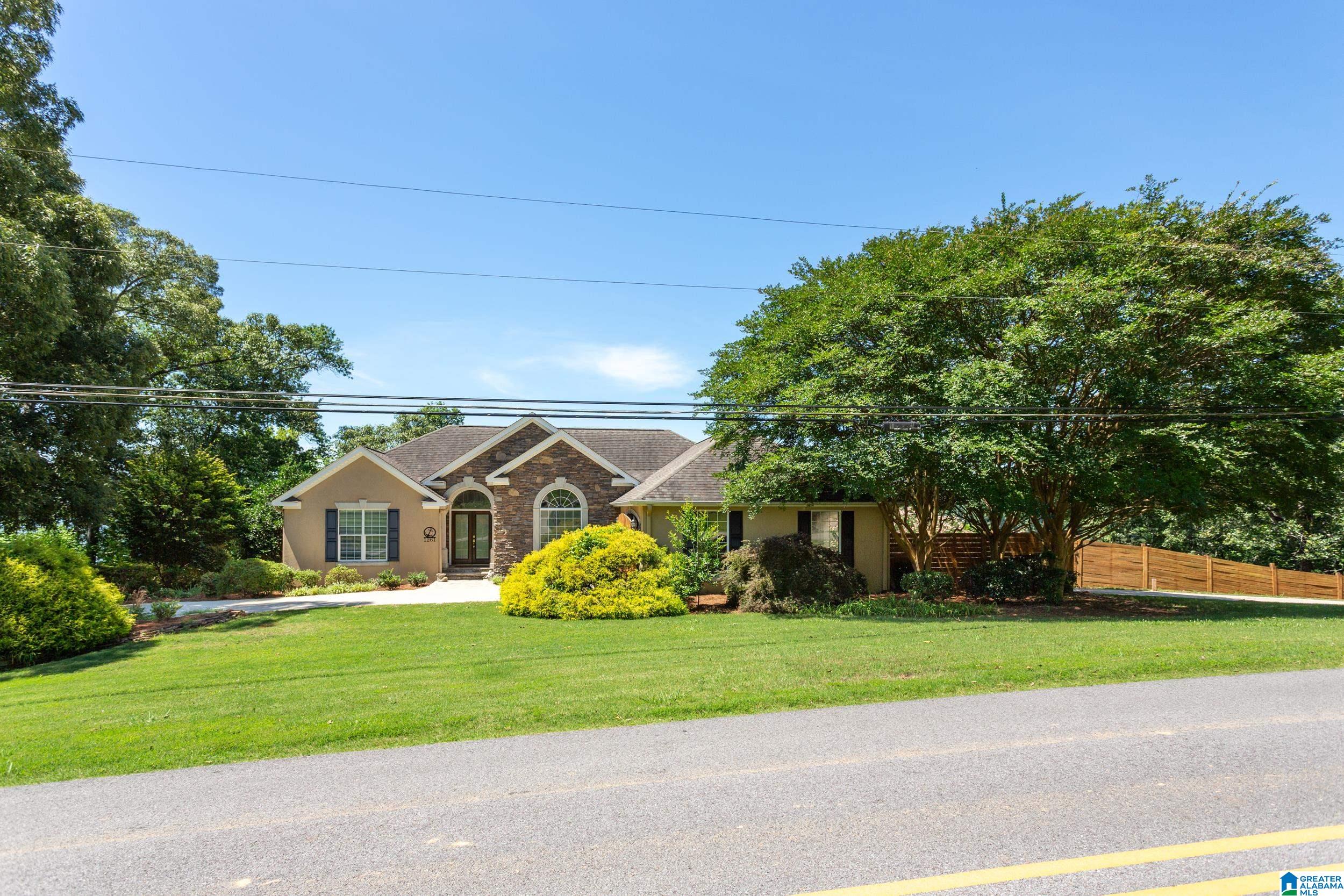 1261 LAKEMONT DRIVE