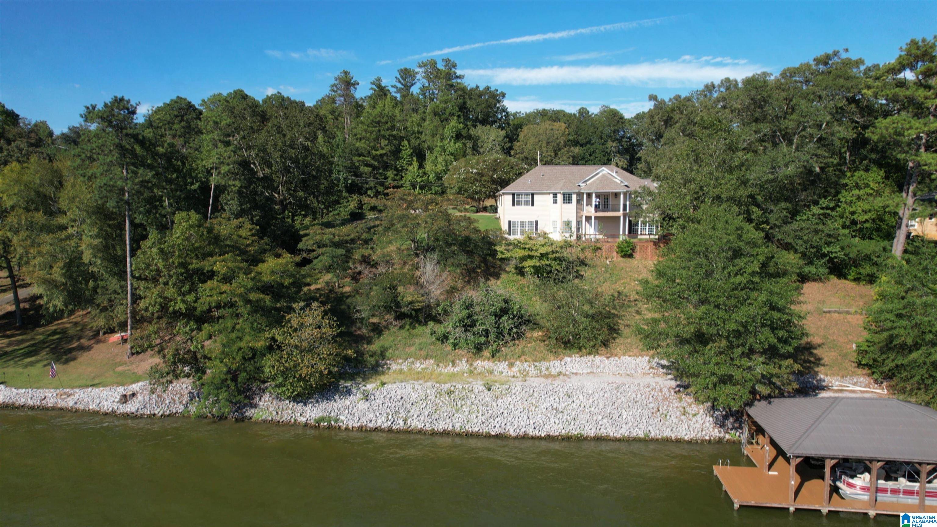 1261 LAKEMONT DRIVE