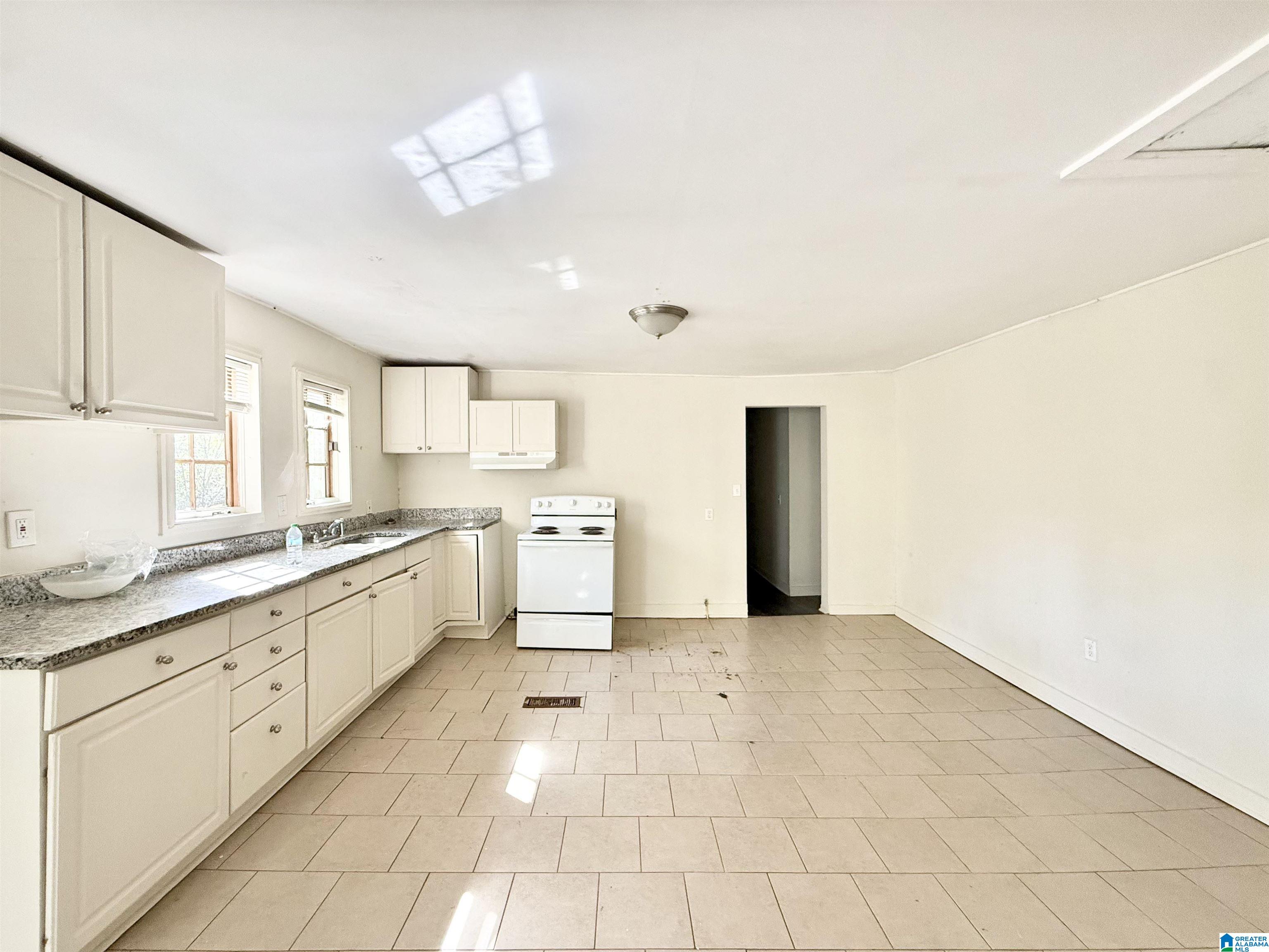 1506 WILLIAMS STREET