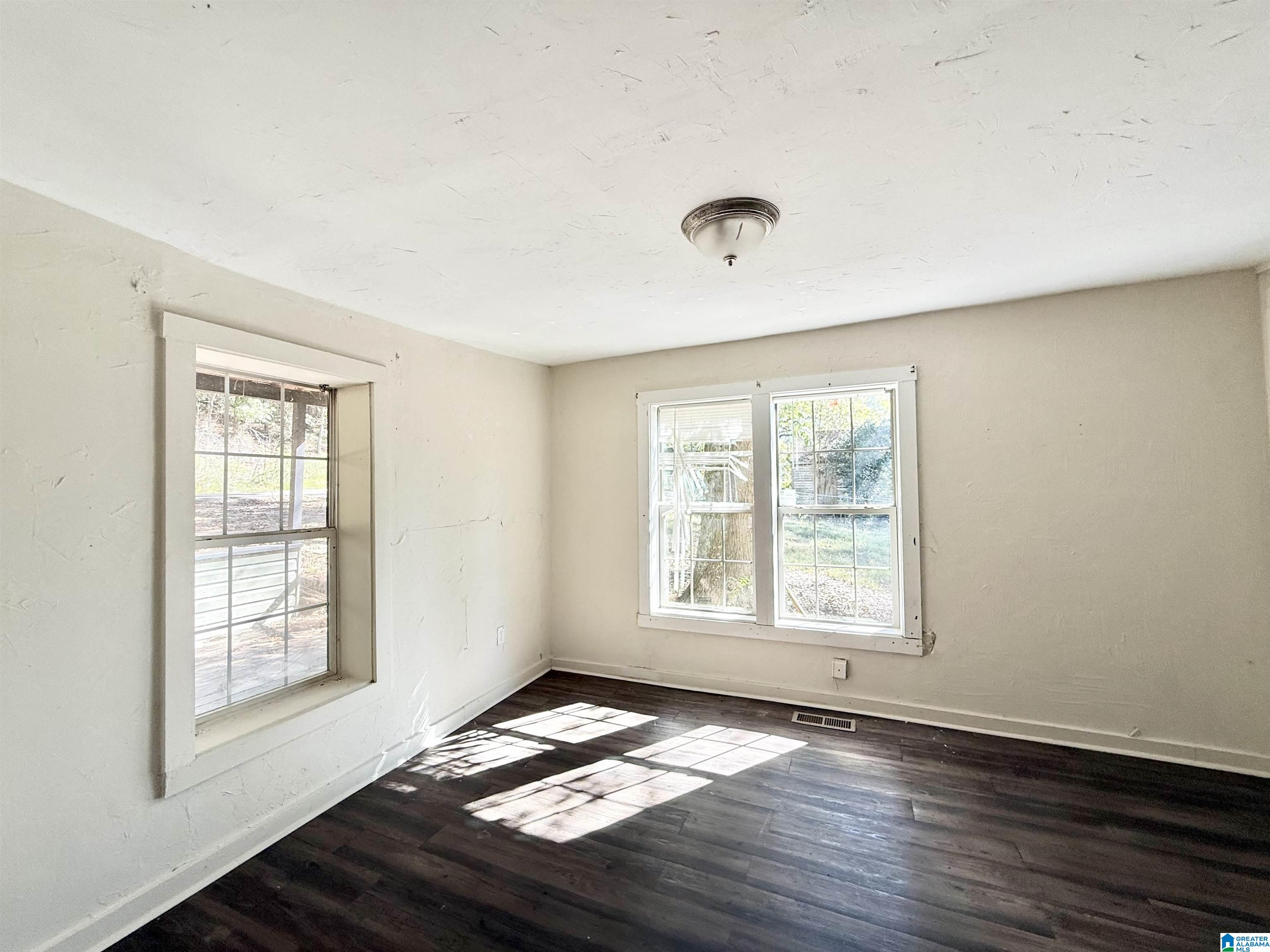 1506 WILLIAMS STREET