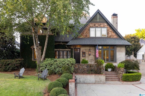 Photo of 1758 Huntington Road, HOMEWOOD, AL 35209 (MLS # 21464753)