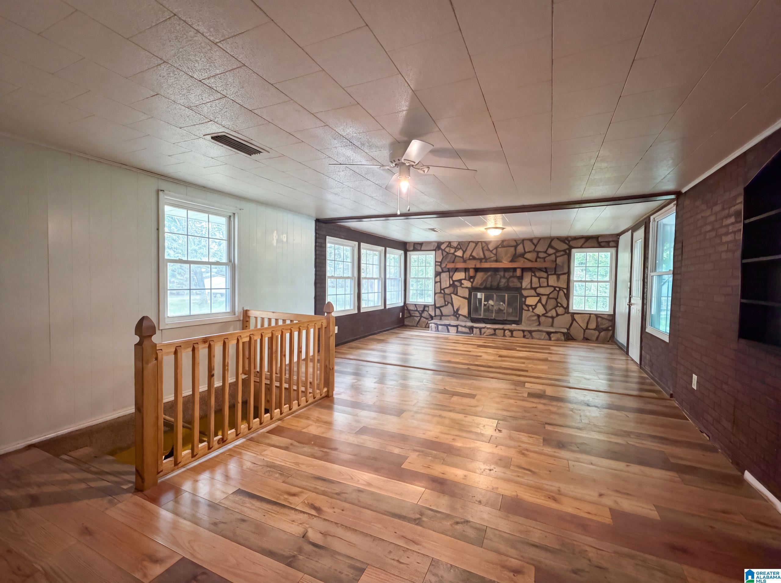 3609 POPLAR LANE