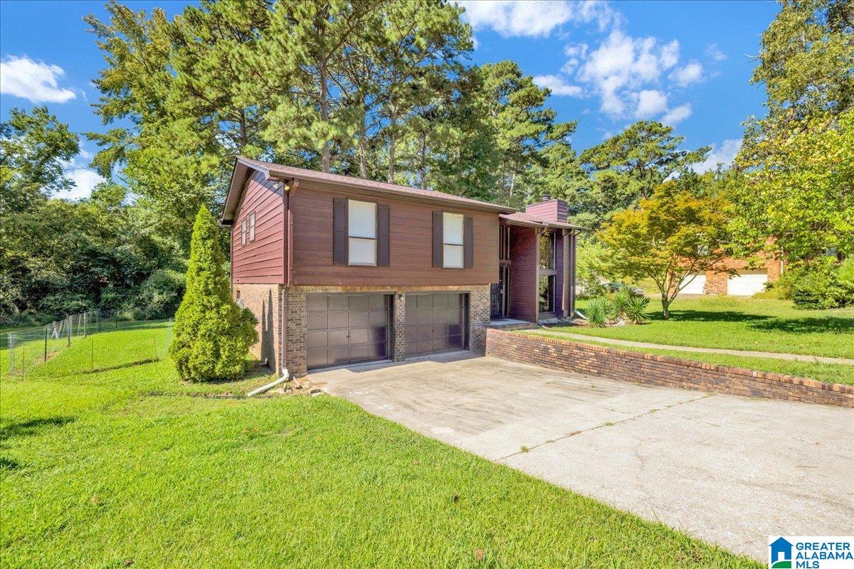 2208 DIANE DRIVE