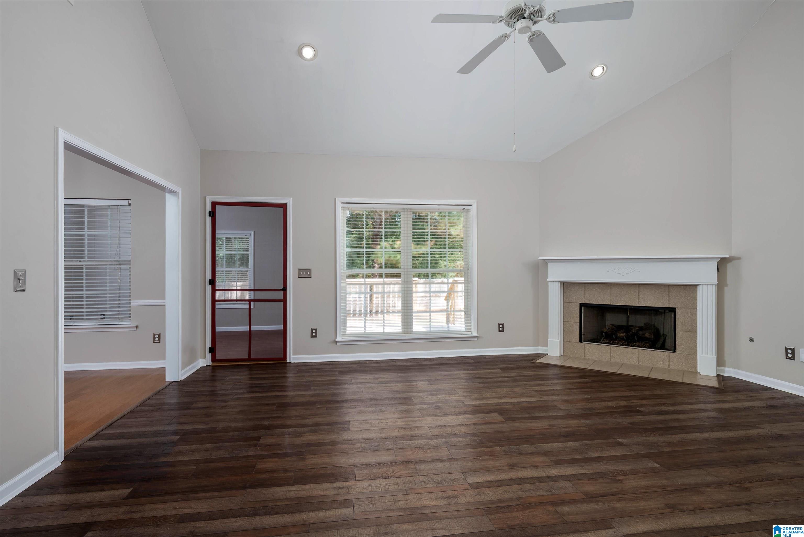 8304 MEADOWLAKE DRIVE W