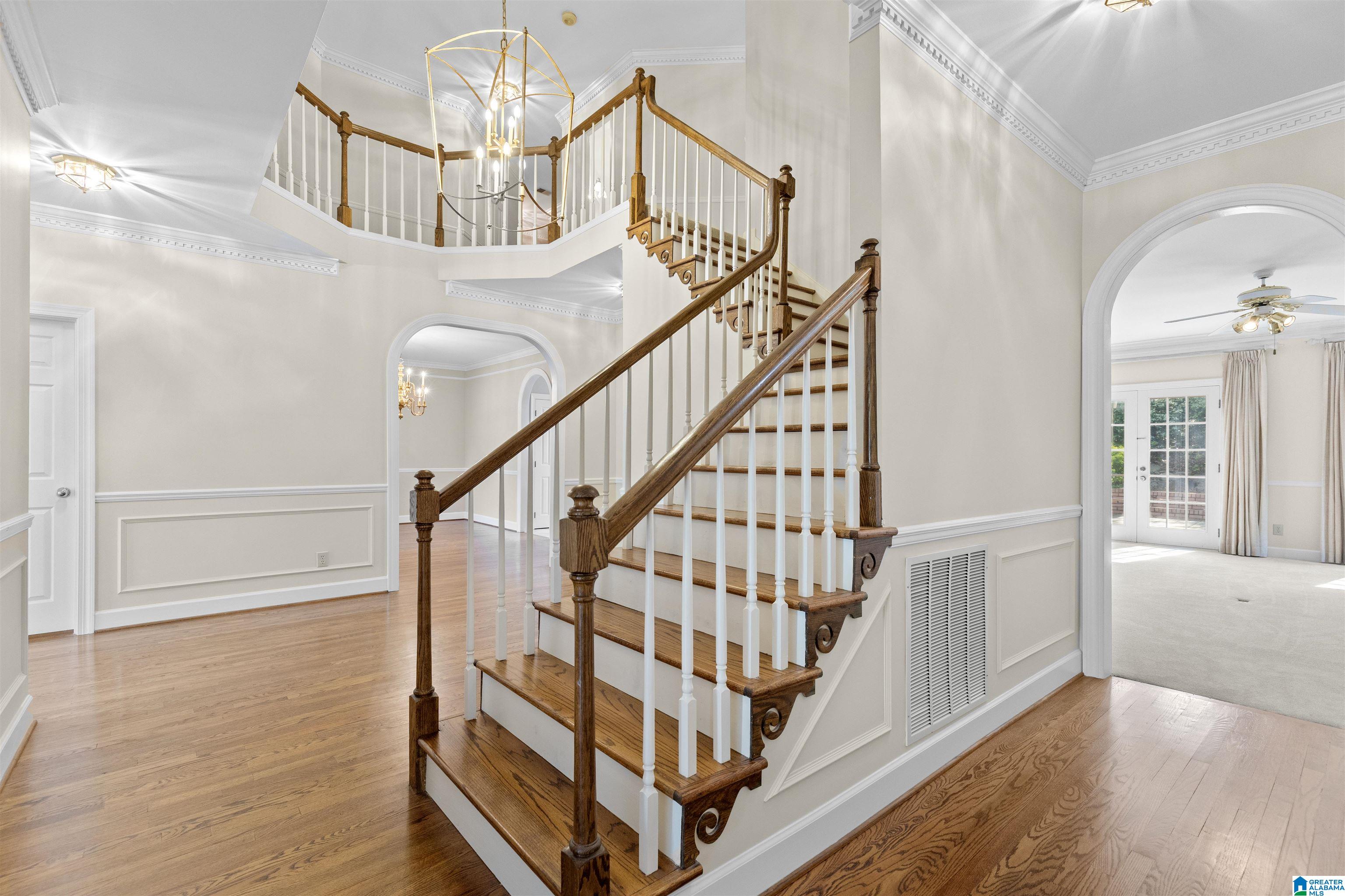 2001 COUNTRY RIDGE CIRCLE