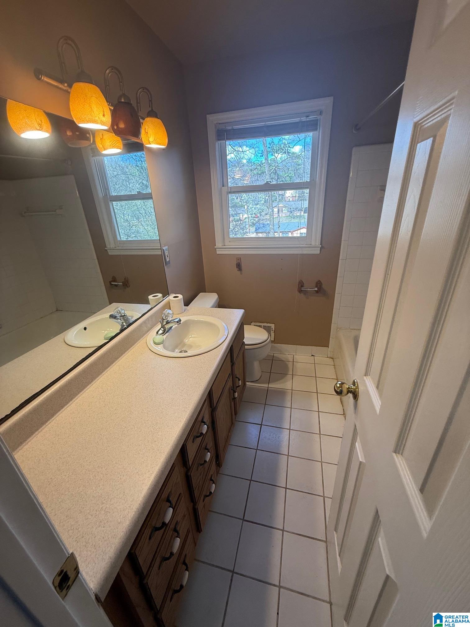 944 RIDGEWOOD CIRCLE