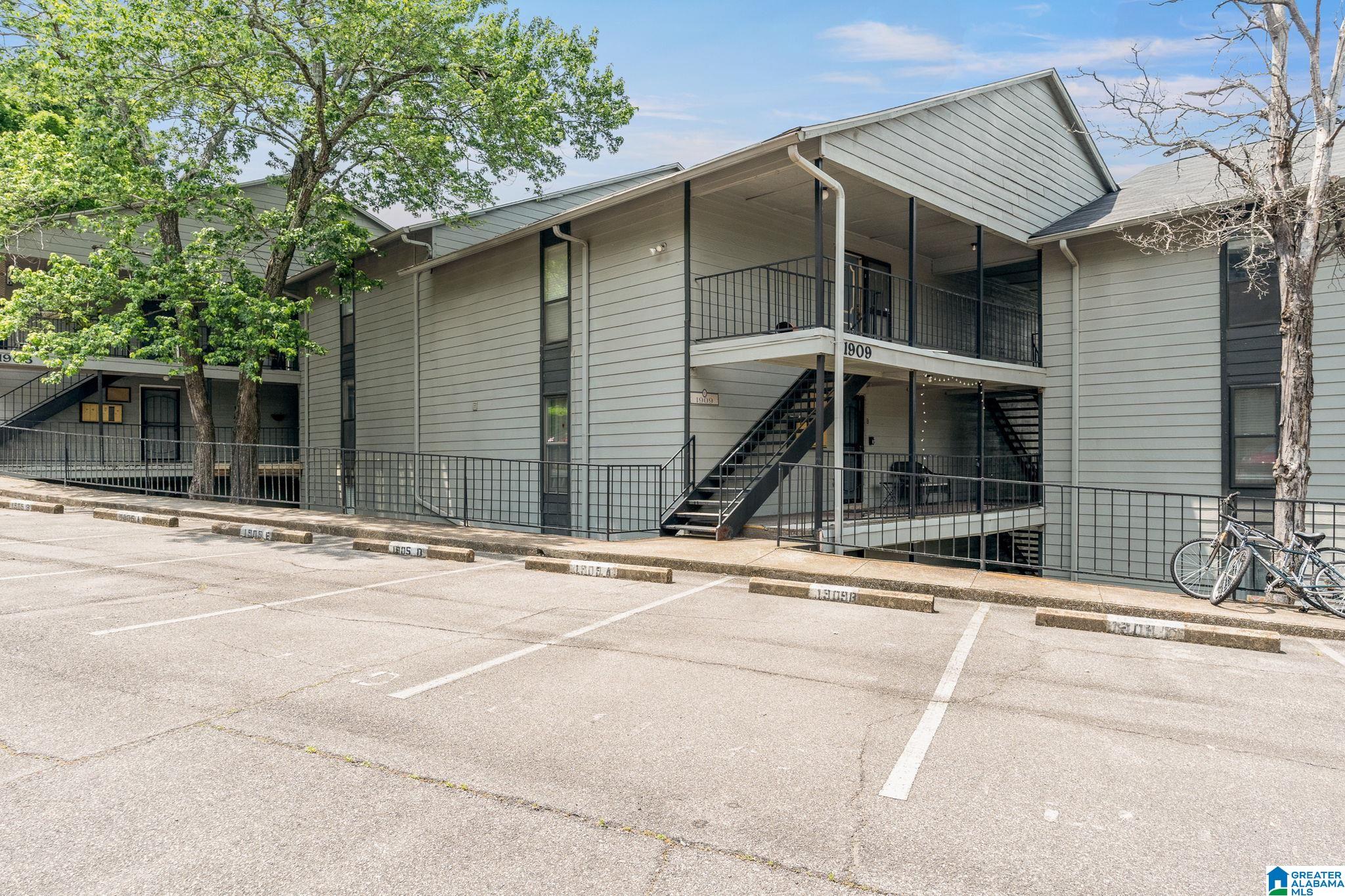 1909 16TH AVENUE S A