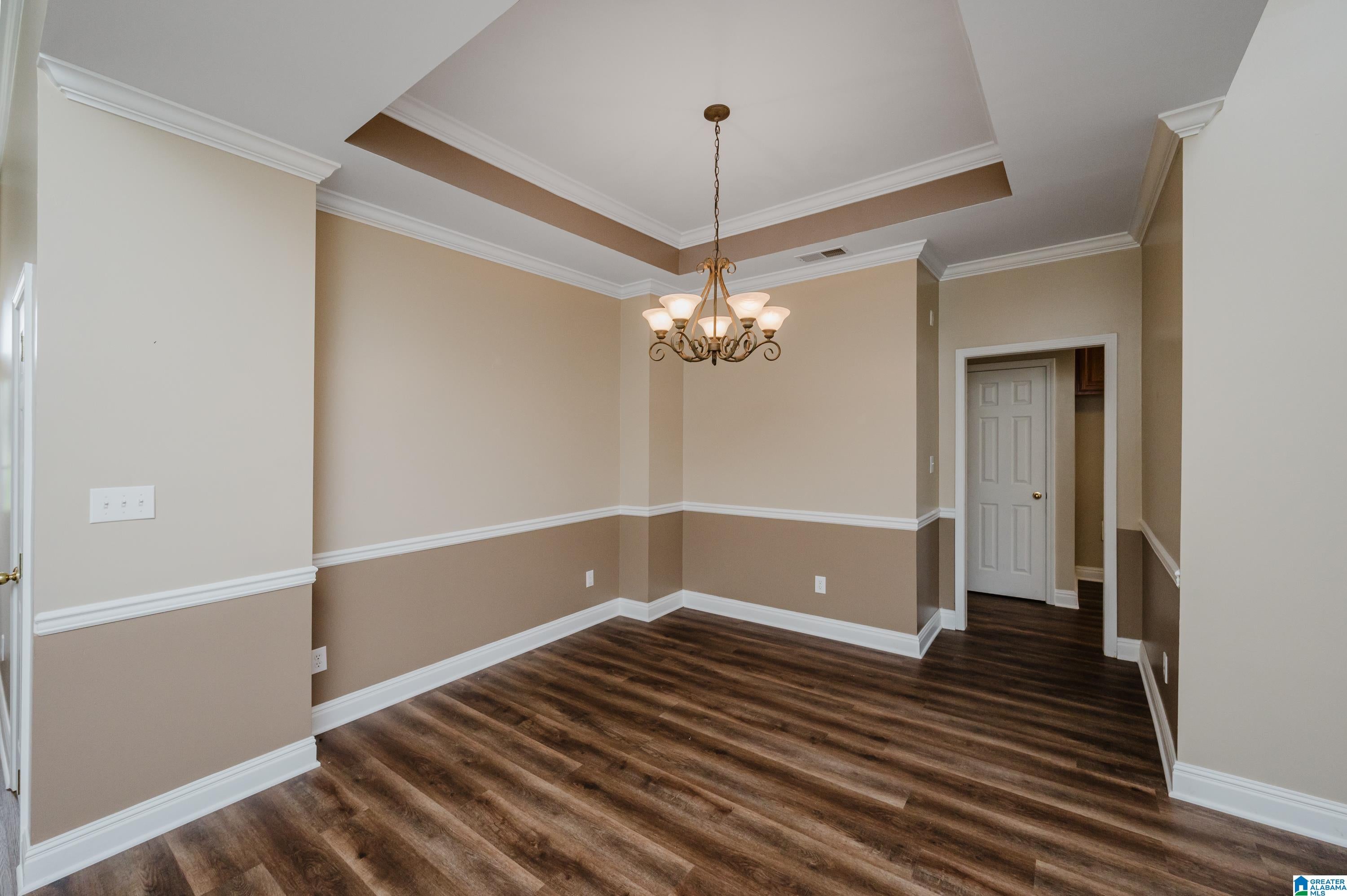 5816 HIGHGROVE CIRCLE