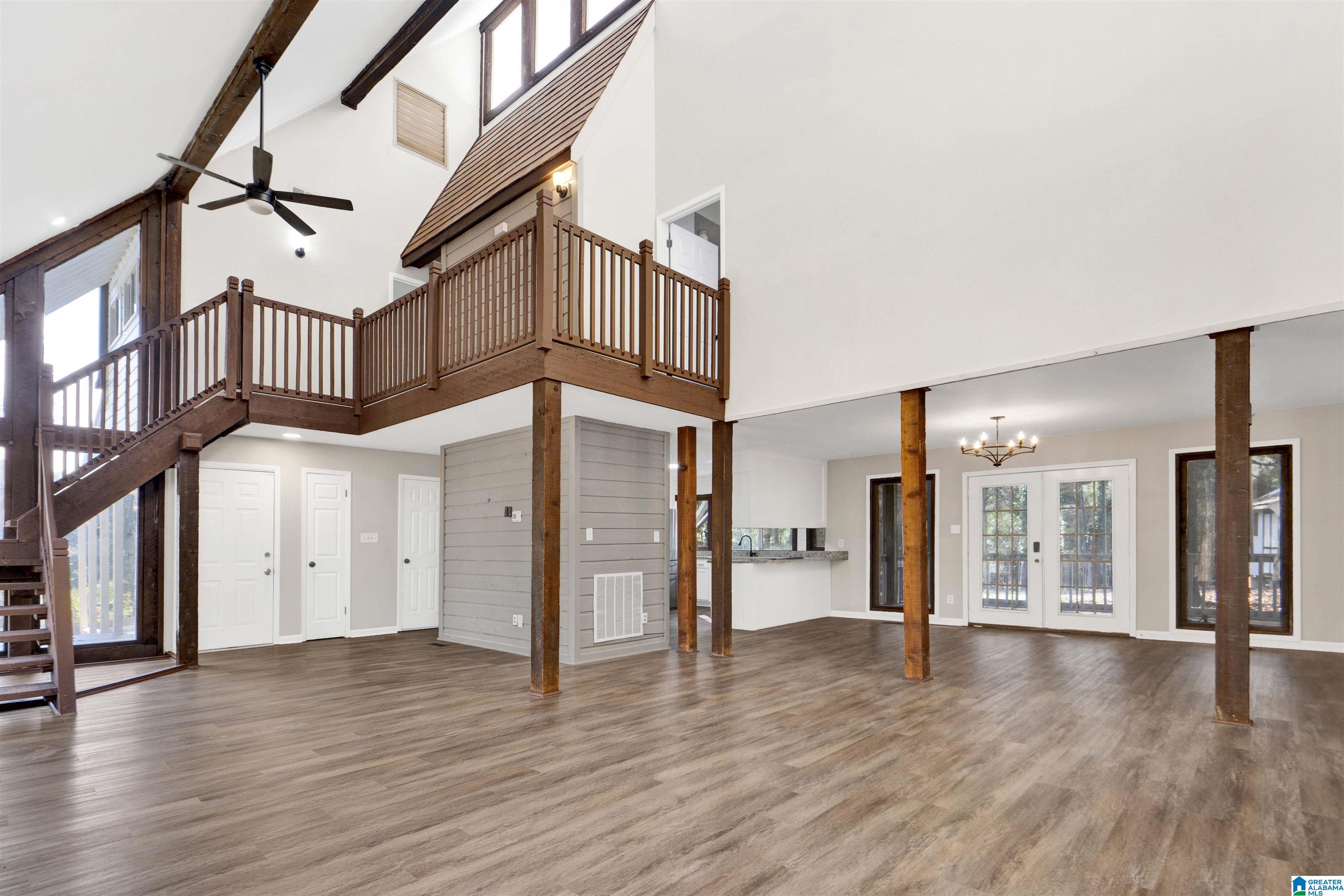 1724 KING CHARLES COURT