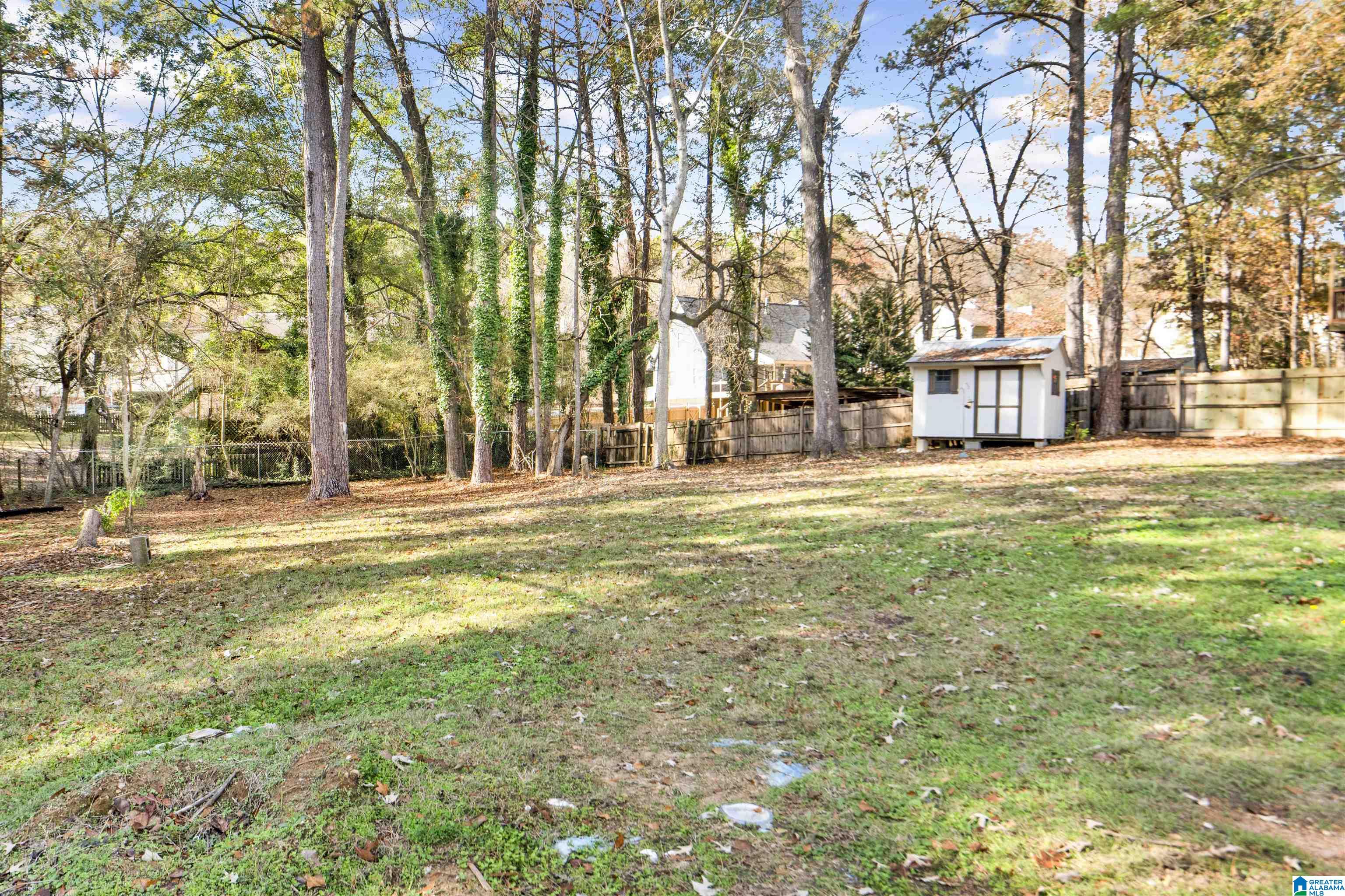 1724 KING CHARLES COURT