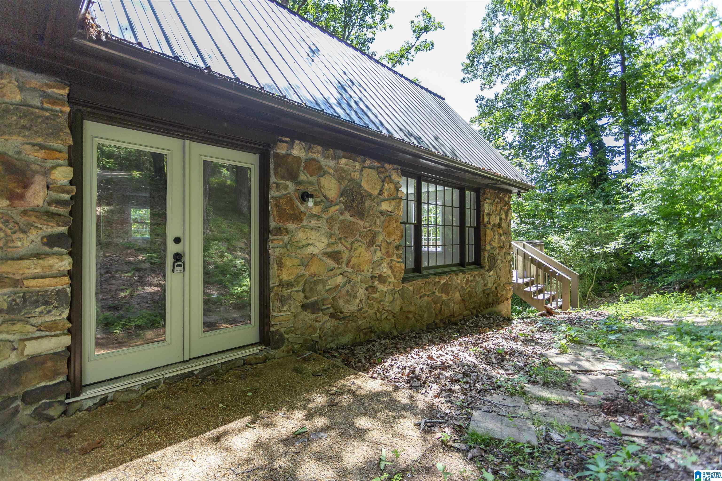 1645 FAIRCREST DRIVE