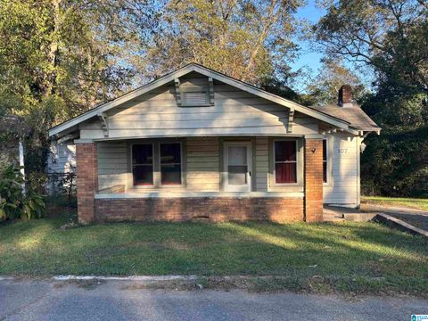 107 VINES AVENUE HUEYTOWN AL 35023