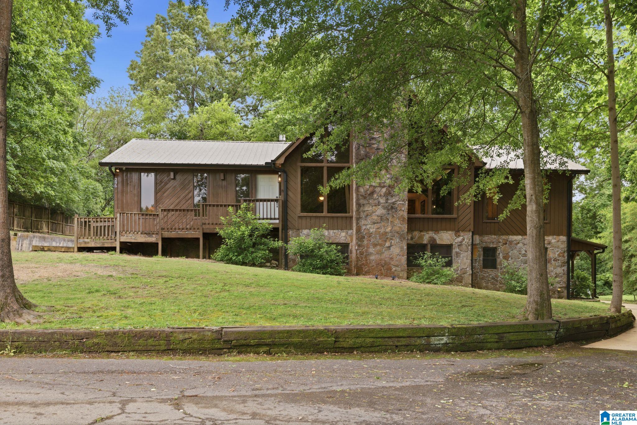 296 THOMPSON DRIVE