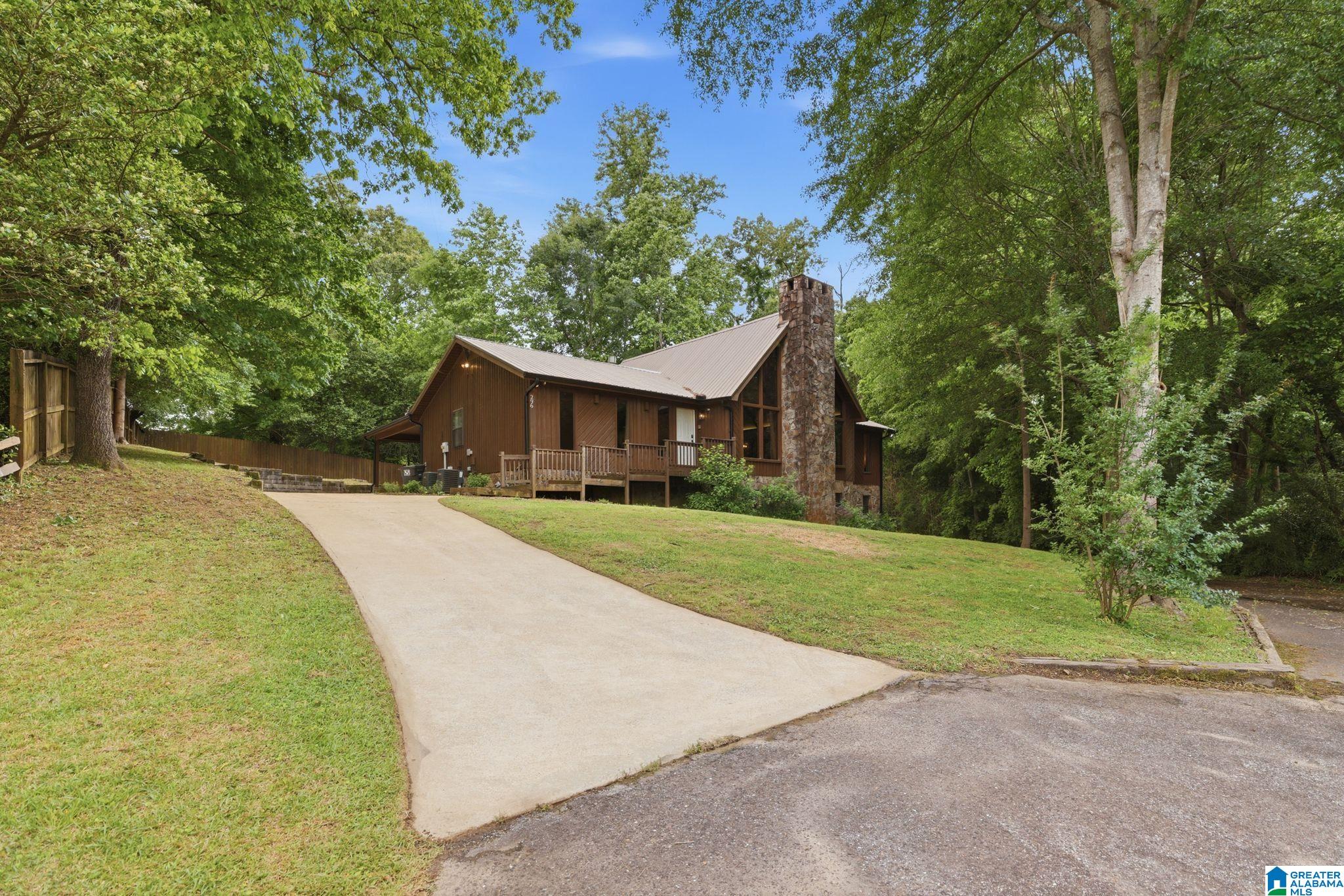 296 THOMPSON DRIVE