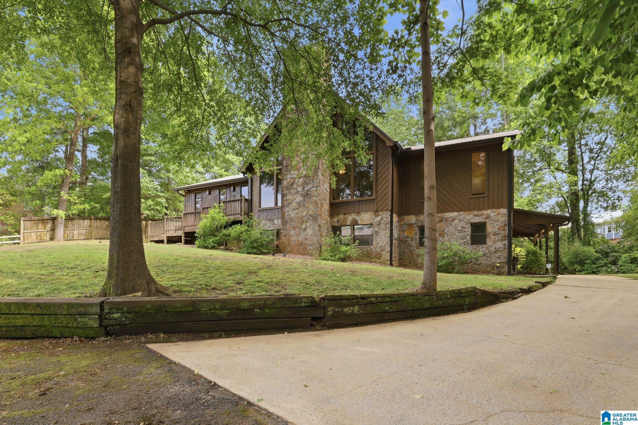 296 THOMPSON DRIVE