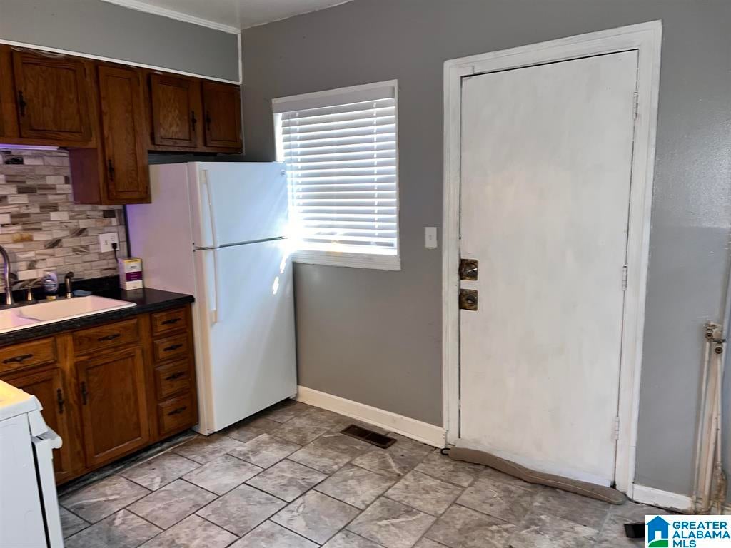2633 20TH STREET W