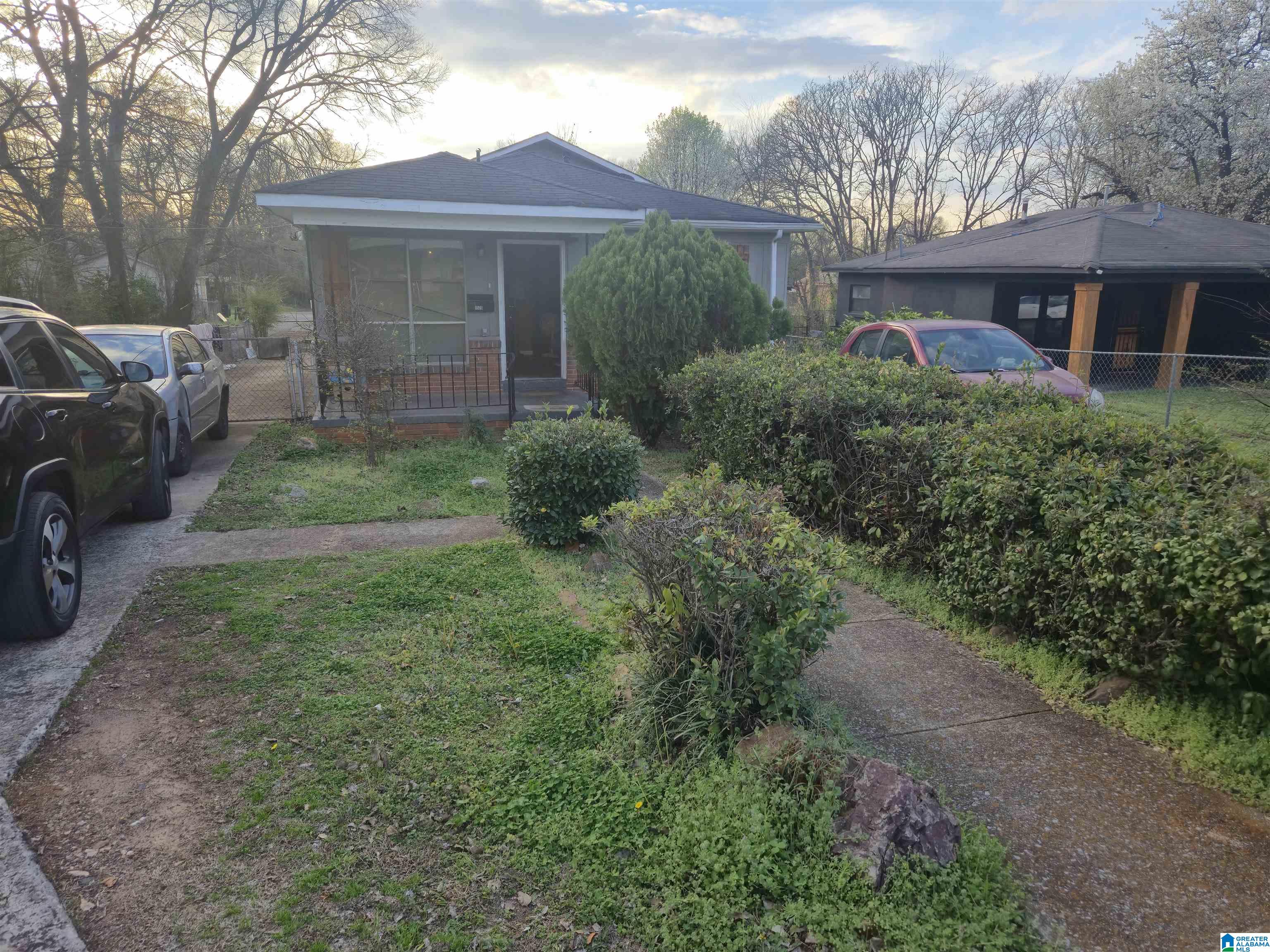 Photo 1 of 19 — 1520 SW 20TH PLACE, BIRMINGHAM, AL 35211