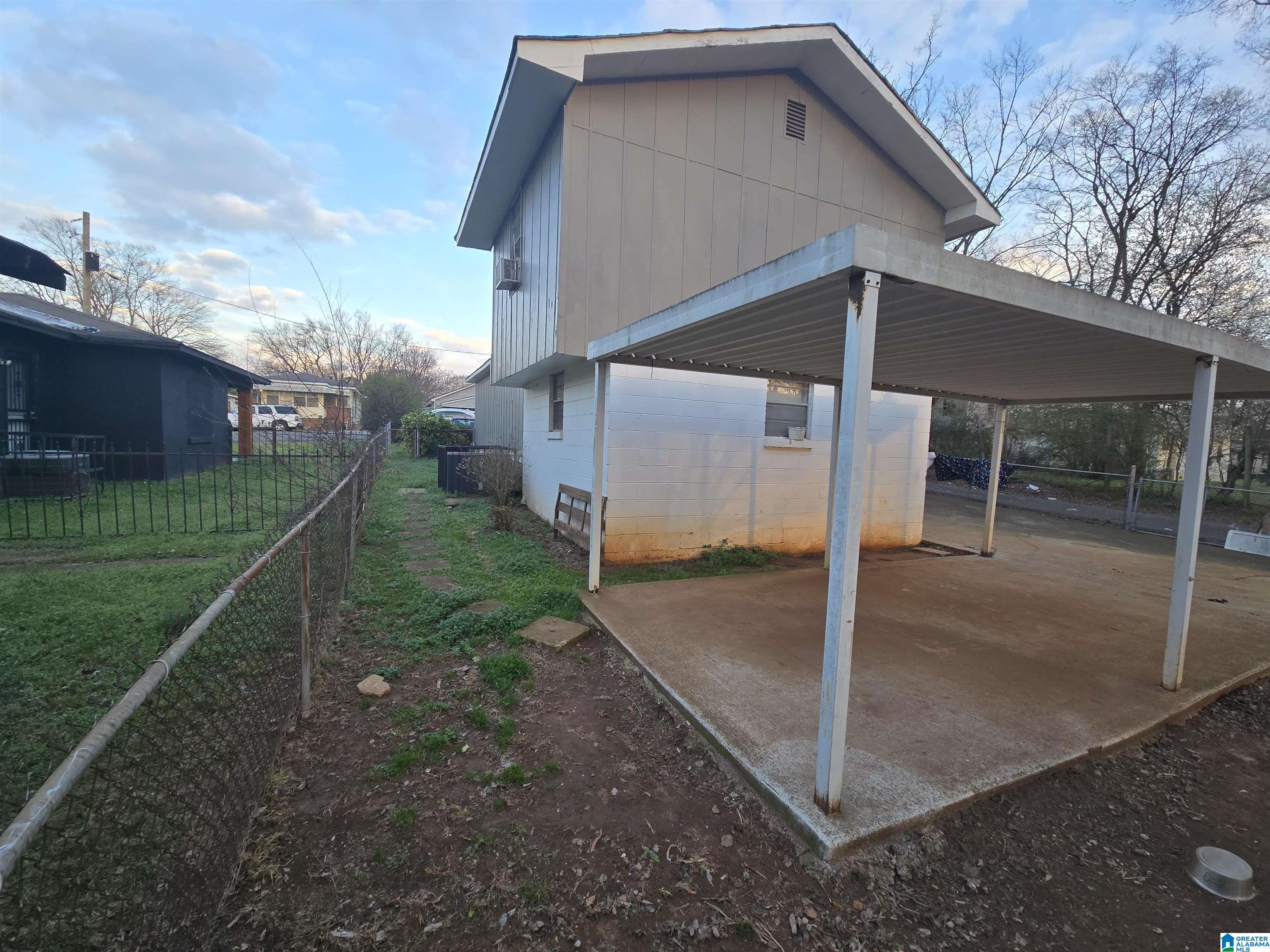 1520 SW 20TH PLACE