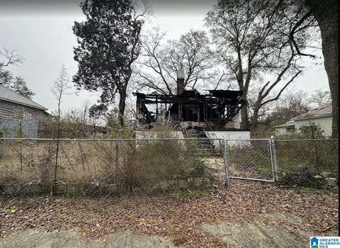 300 2ND STREET 300 DOCENA AL 35060