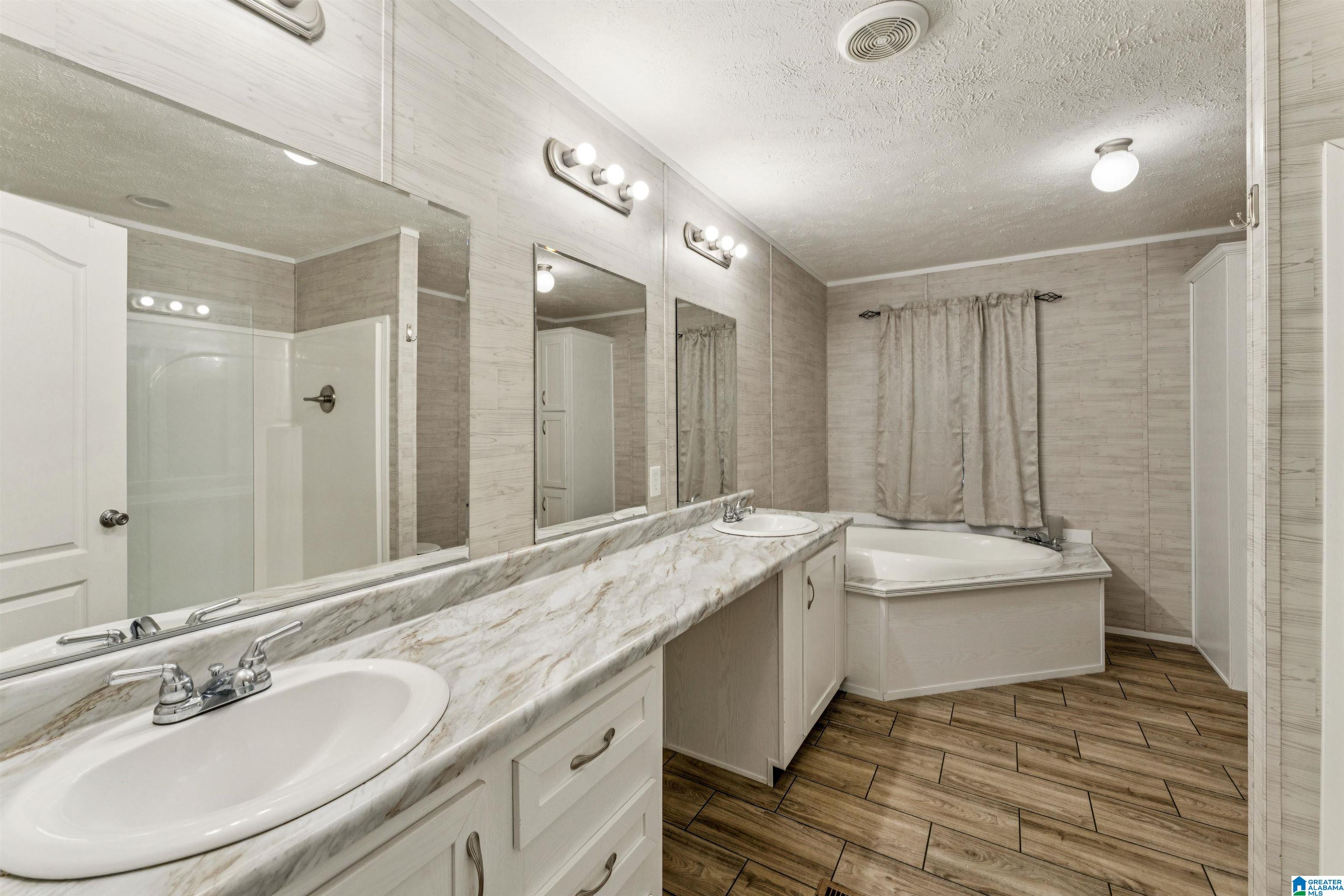 Centreville, Alabama, 35042, United States, 4 Bedrooms Bedrooms, ,4 BathroomsBathrooms,Residential,Active,2052059