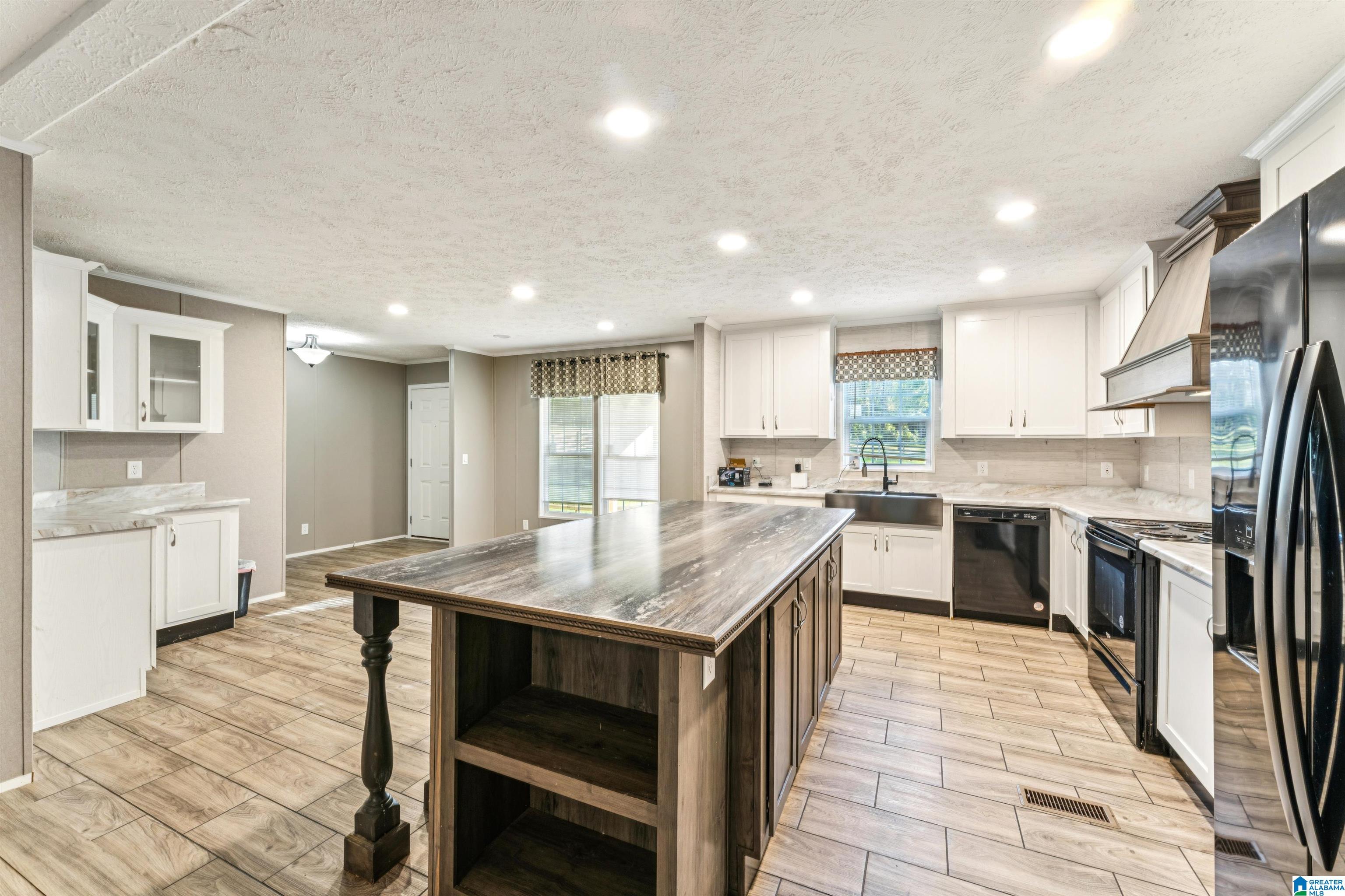 Centreville, Alabama, 35042, United States, 4 Bedrooms Bedrooms, ,4 BathroomsBathrooms,Residential,Active,2052059