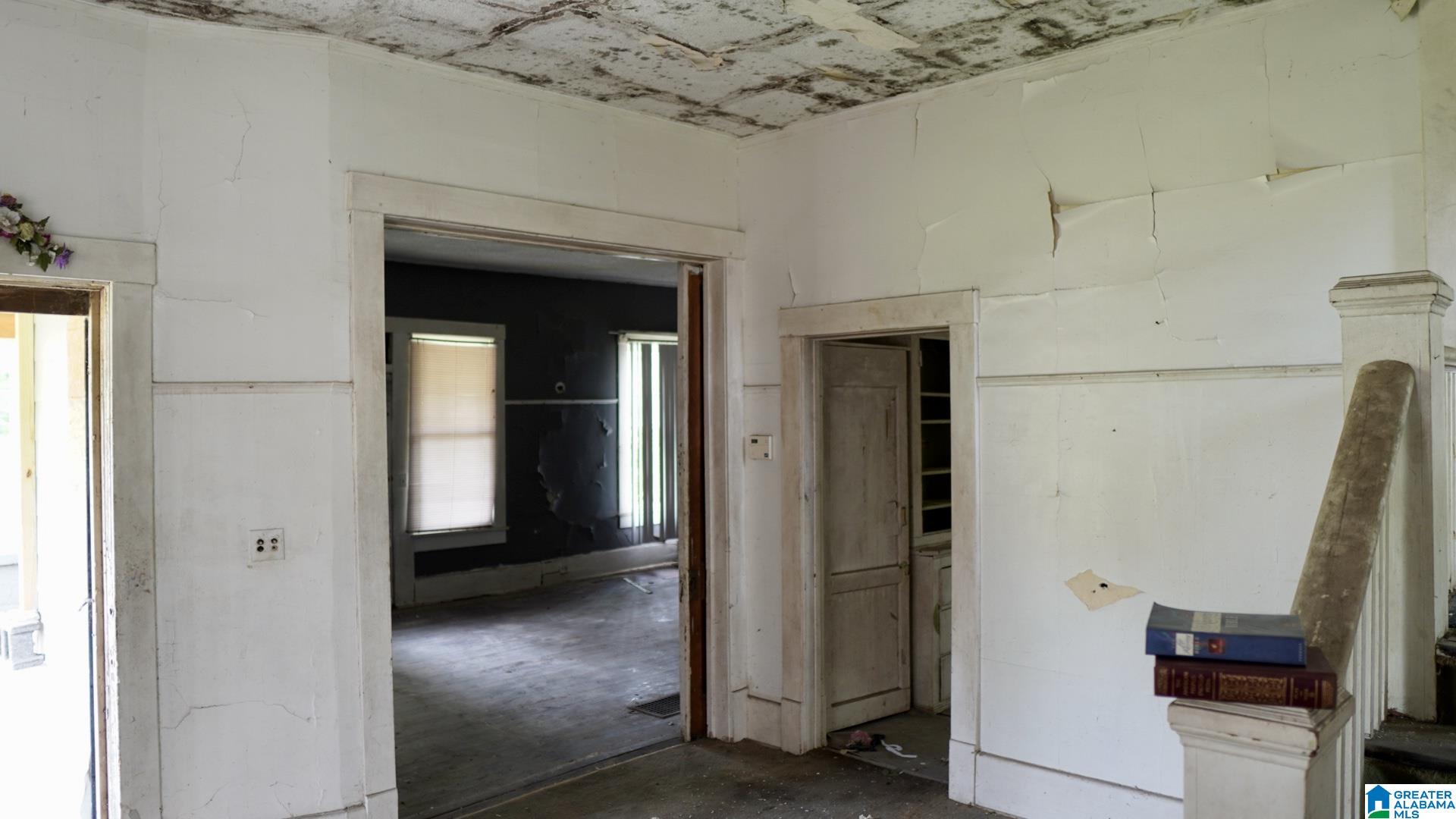 2565 28TH STREET W