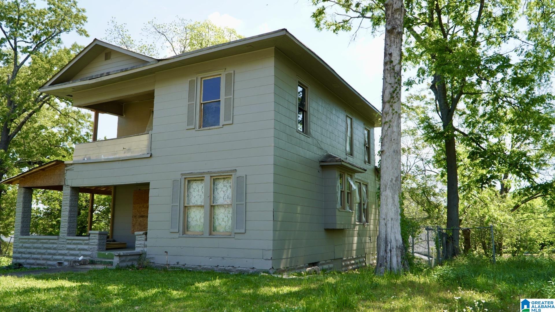 2565 28TH STREET W