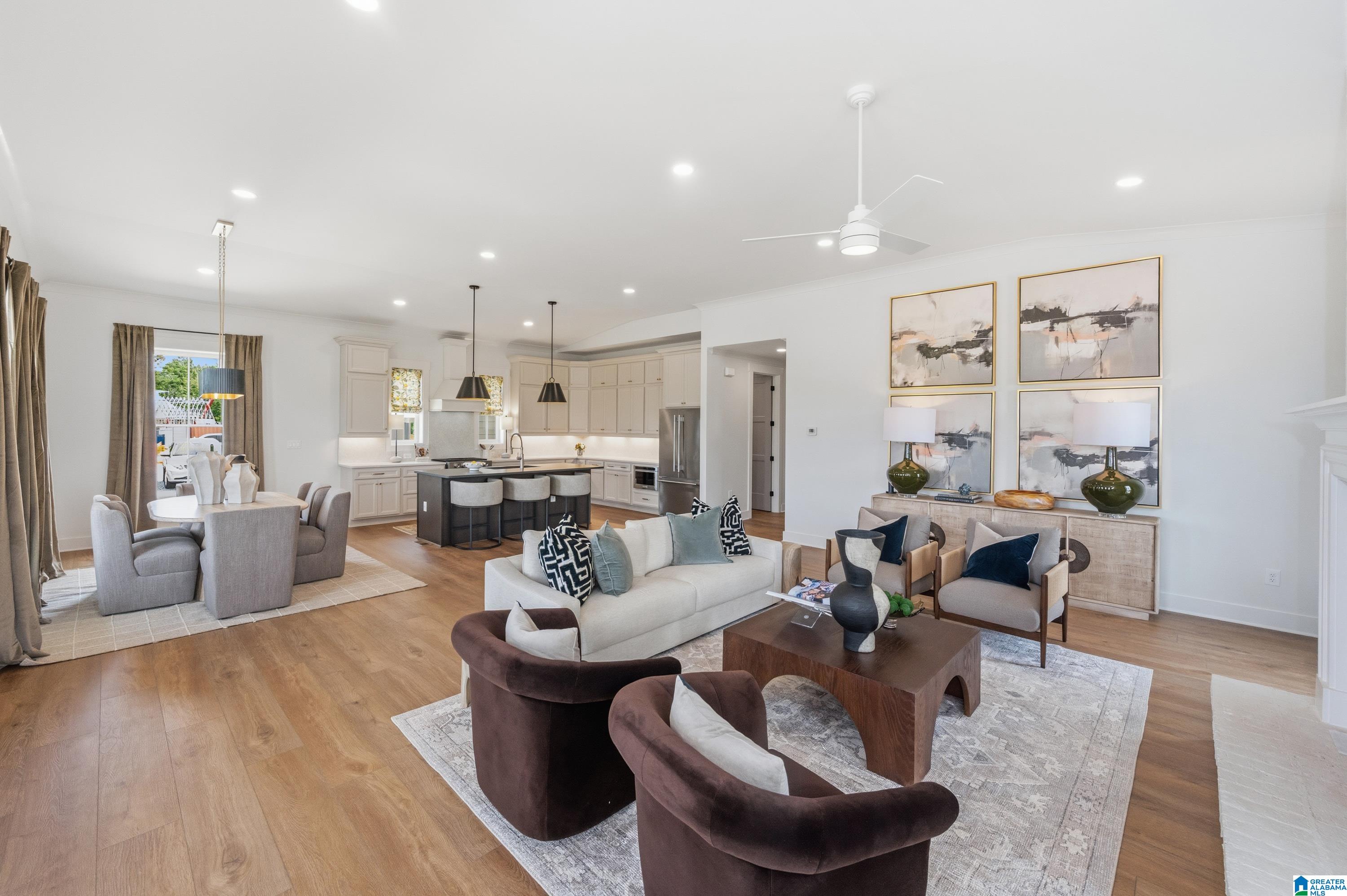 1043 WILTSHIRE LANE