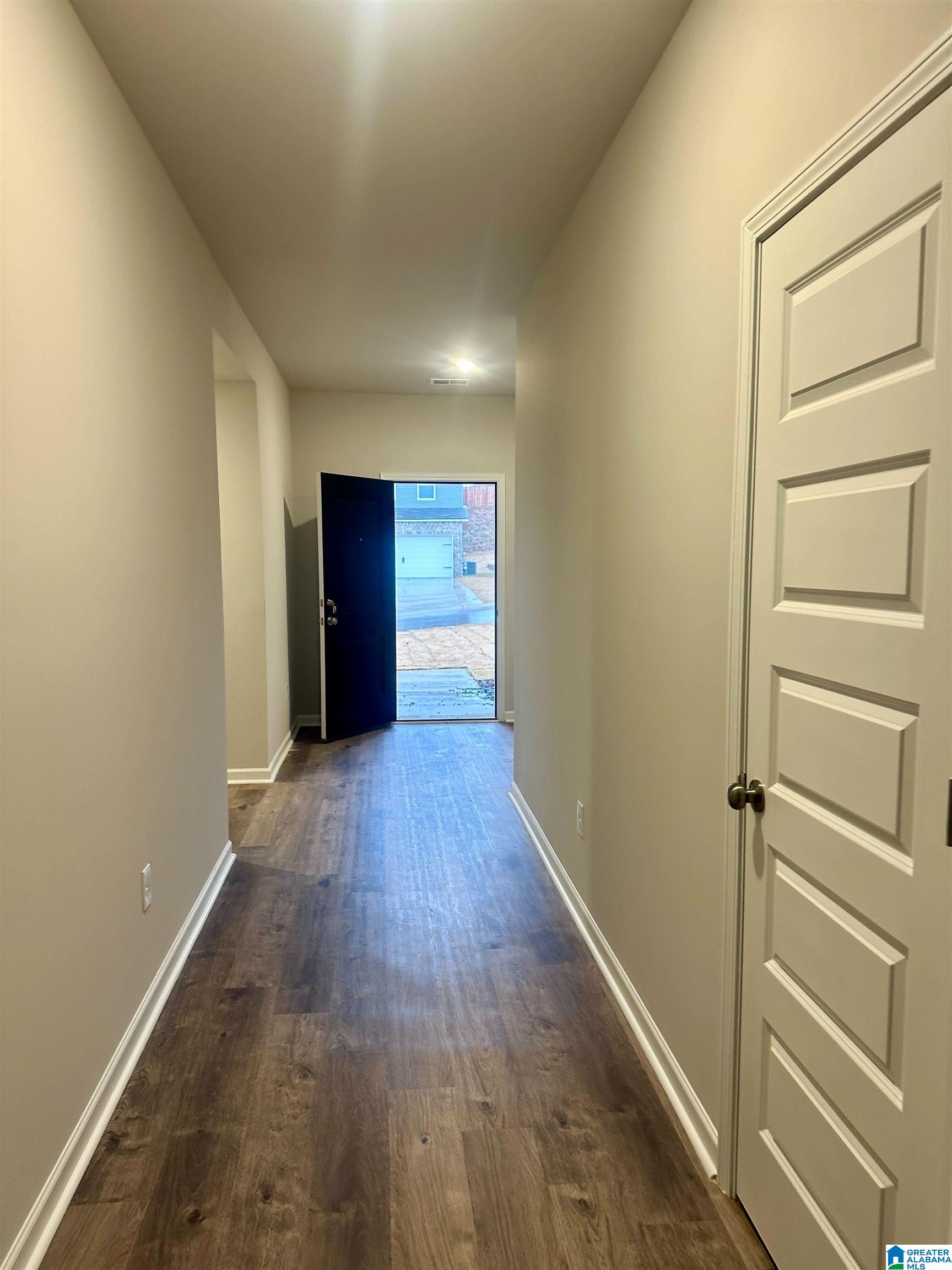 1015 BROOKHAVEN LANE