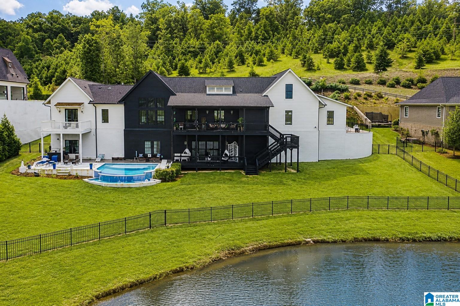 2116 BLACKRIDGE ROAD