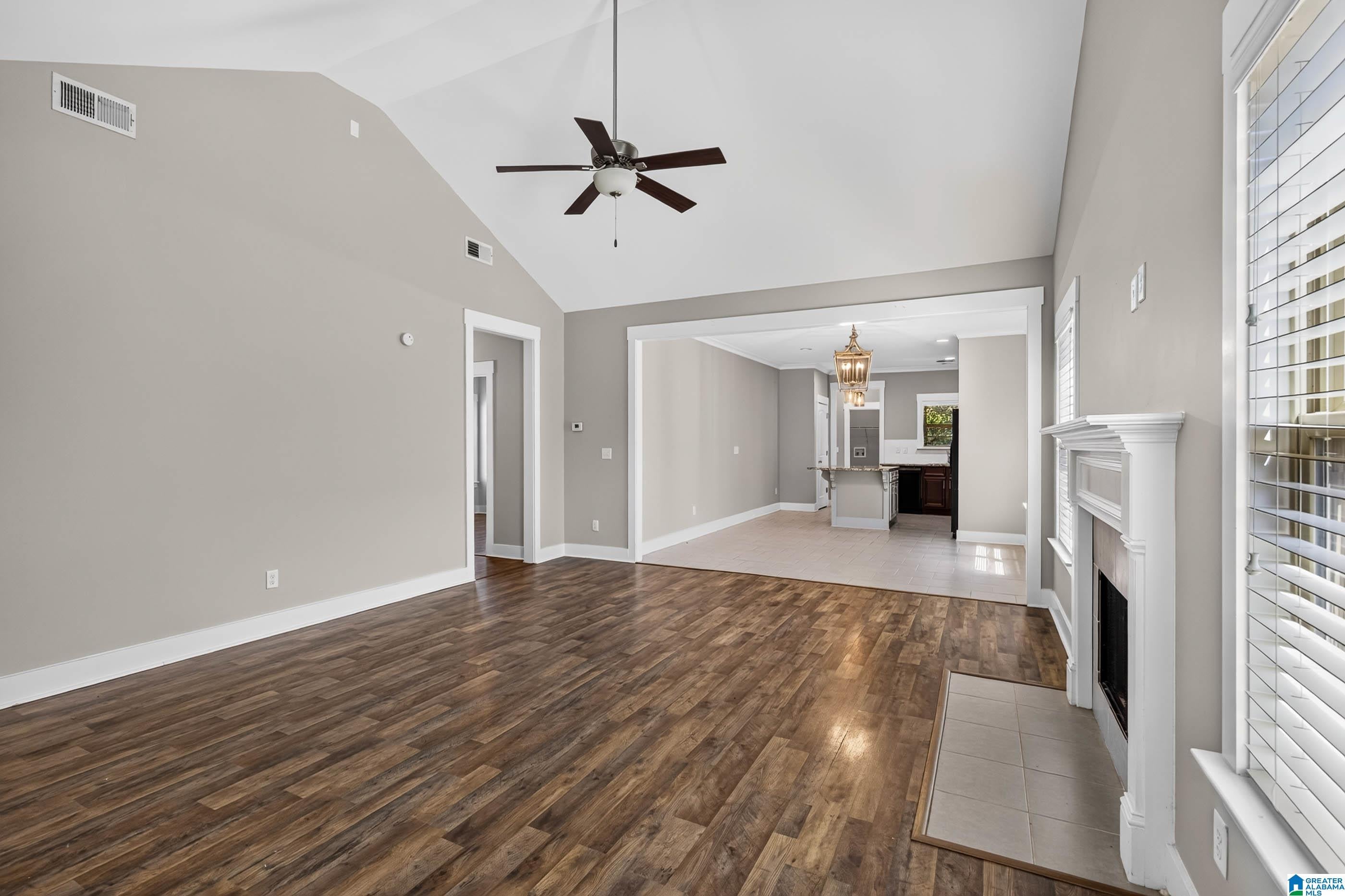 1093 GARNET DRIVE