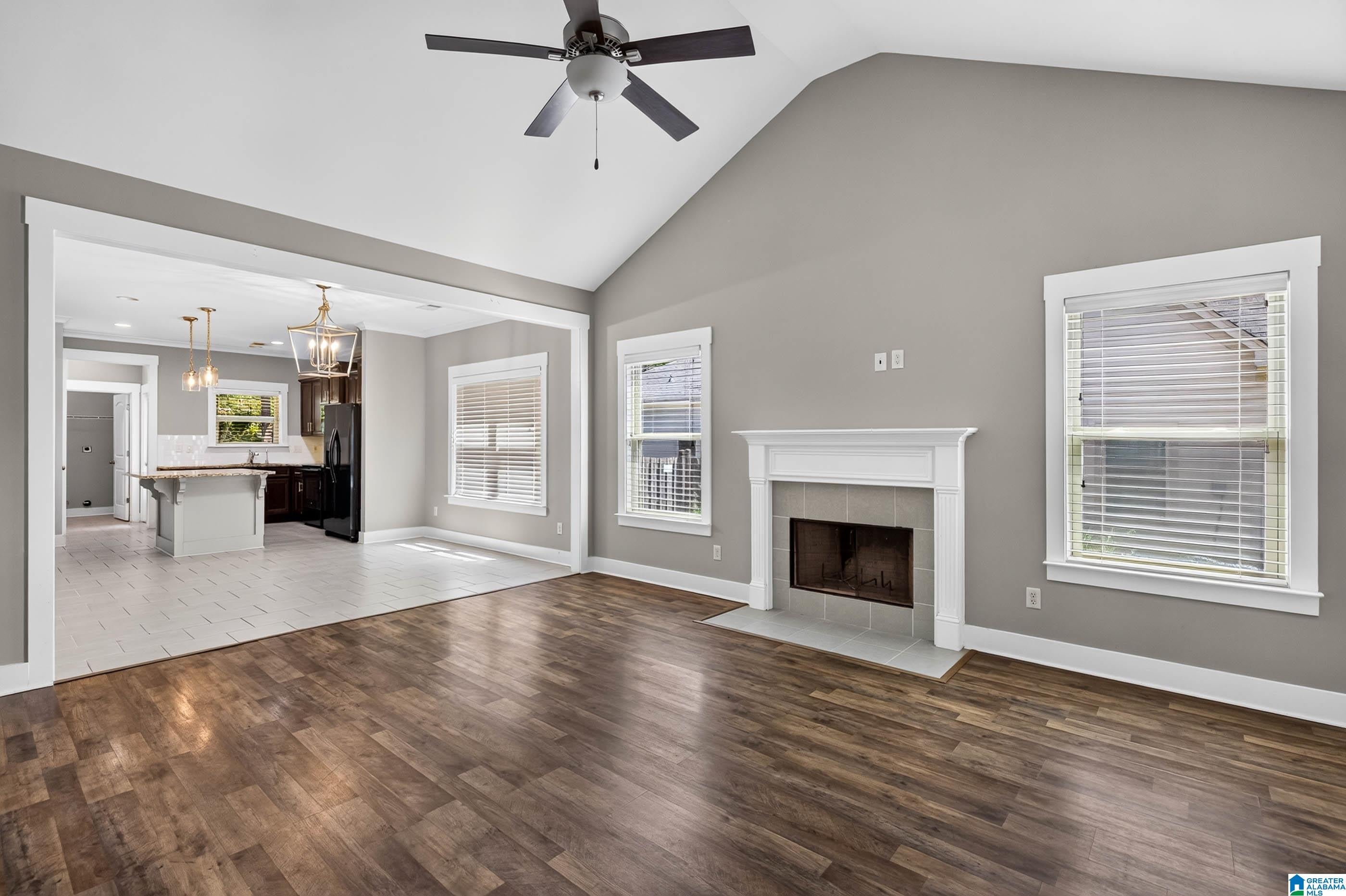 1093 GARNET DRIVE