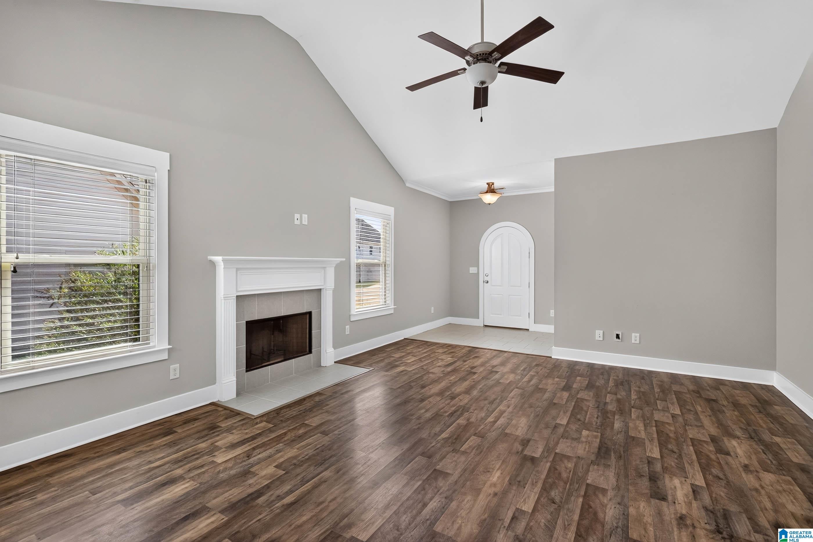 1093 GARNET DRIVE