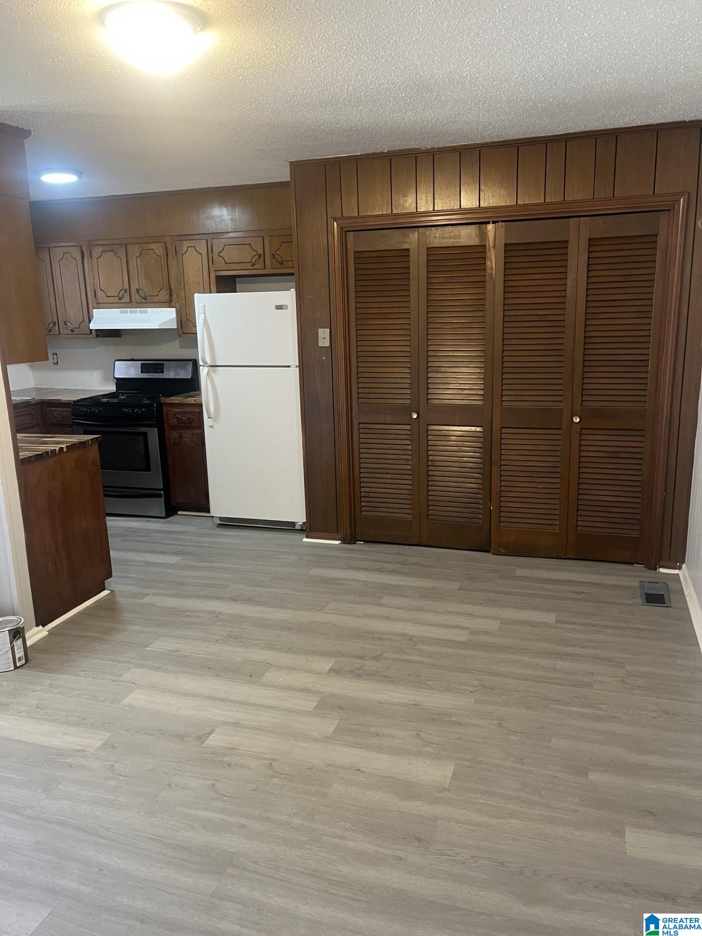 805 41ST STREET 805 Valley