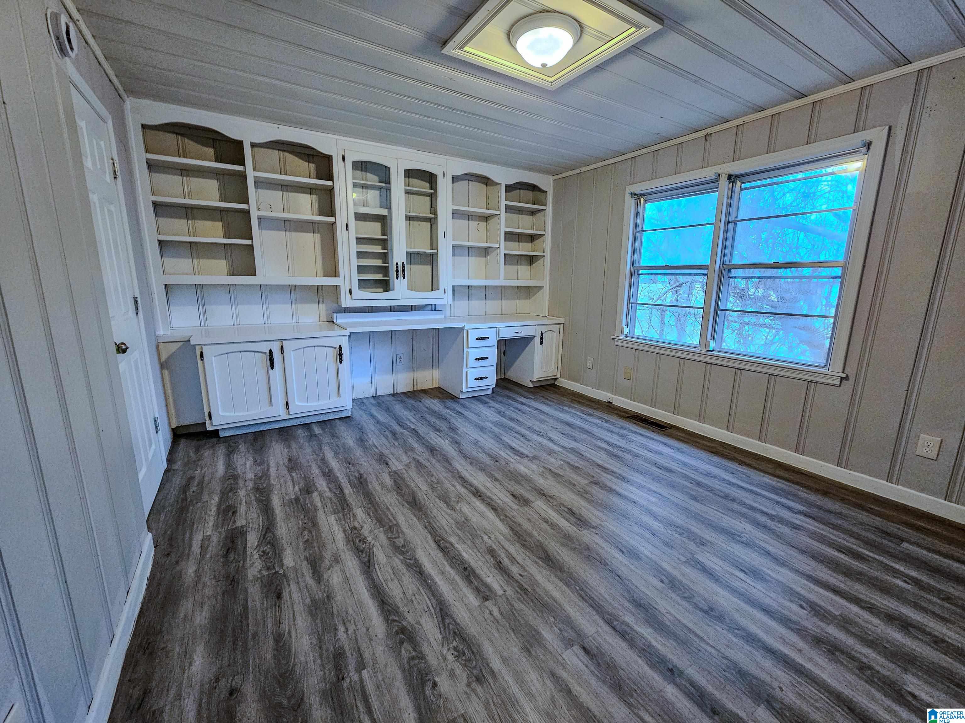 964 HILLCREST AVENUE