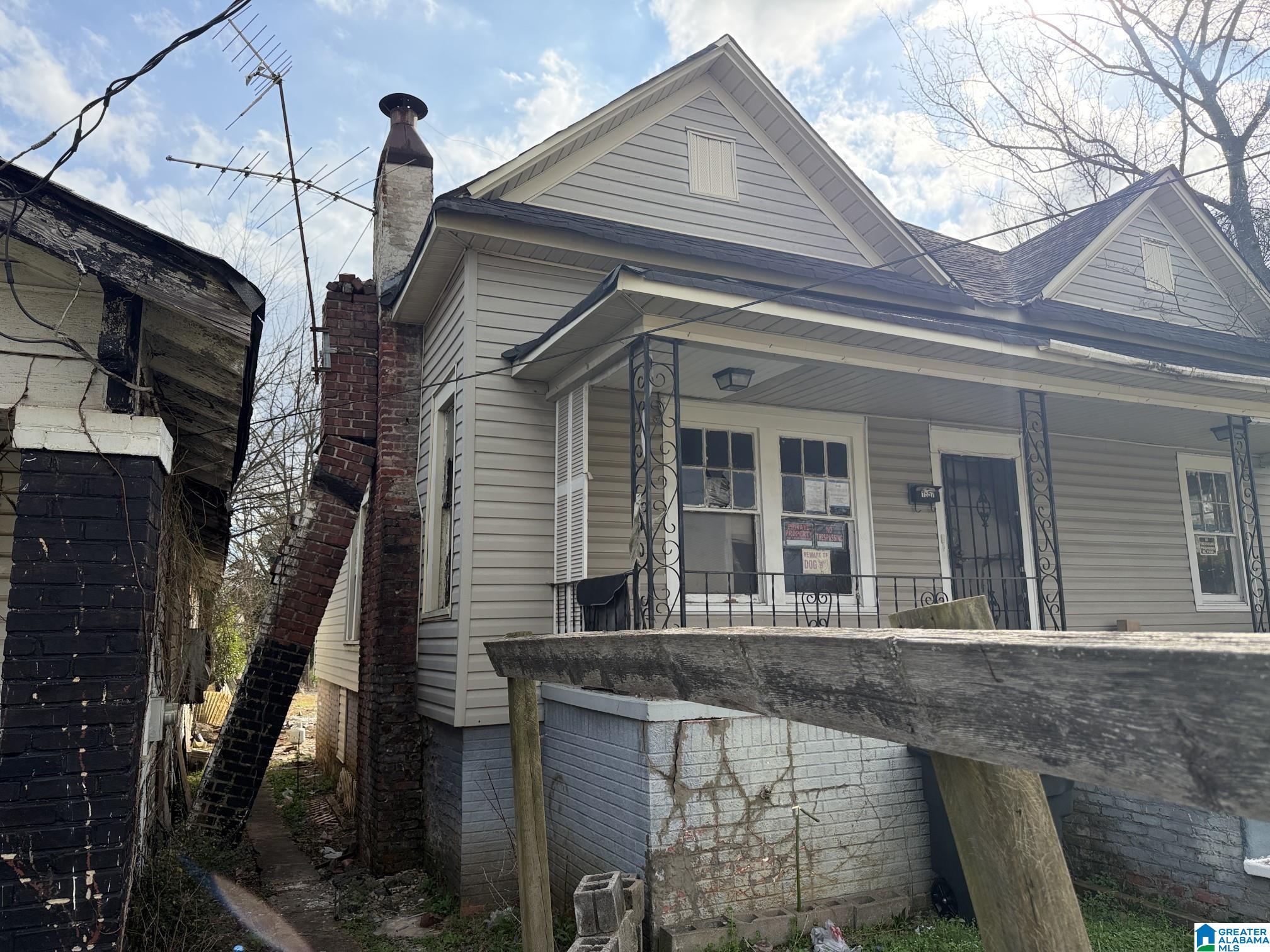 1557 CLEVELAND AVENUE SW