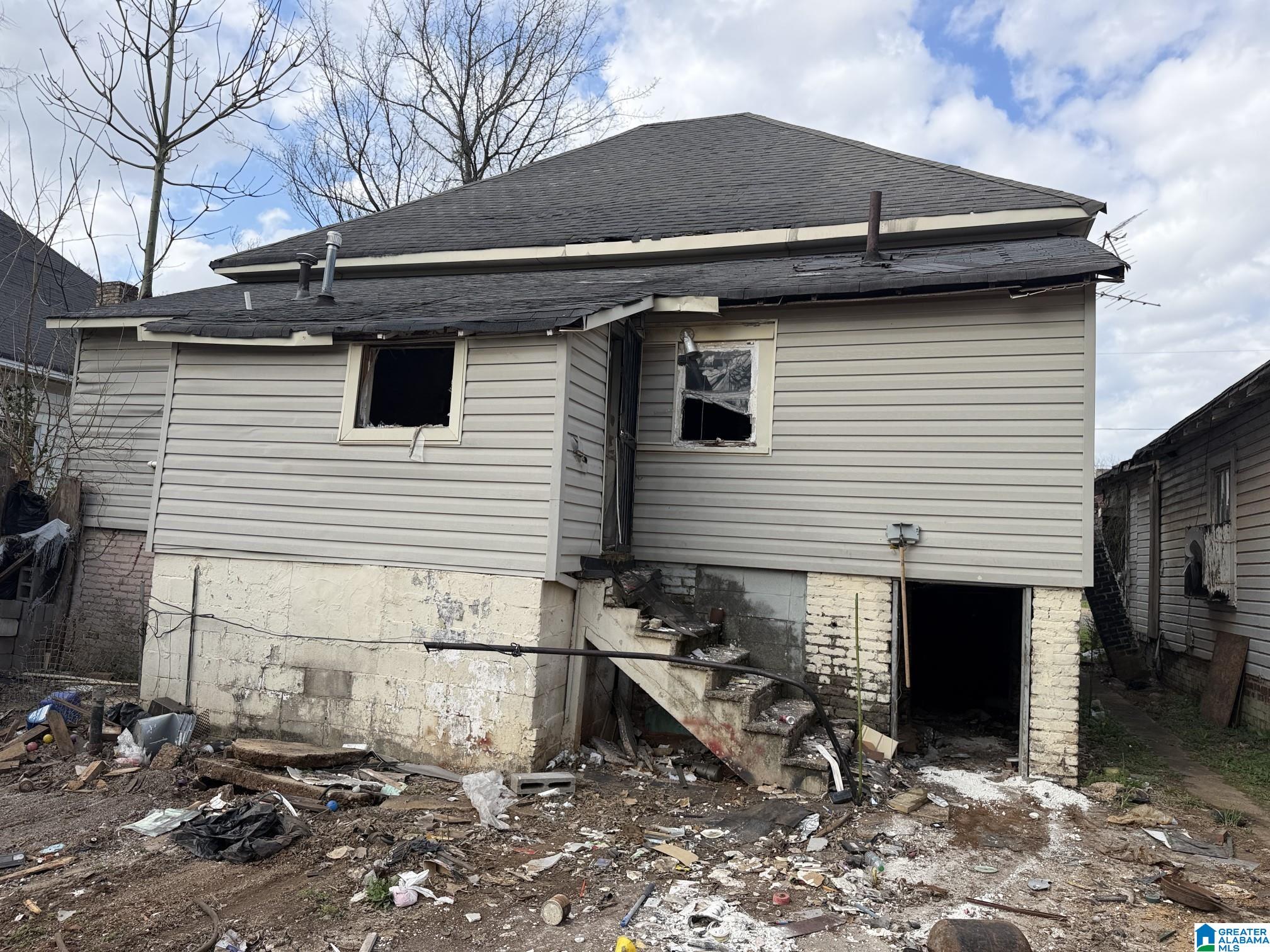 1557 CLEVELAND AVENUE SW