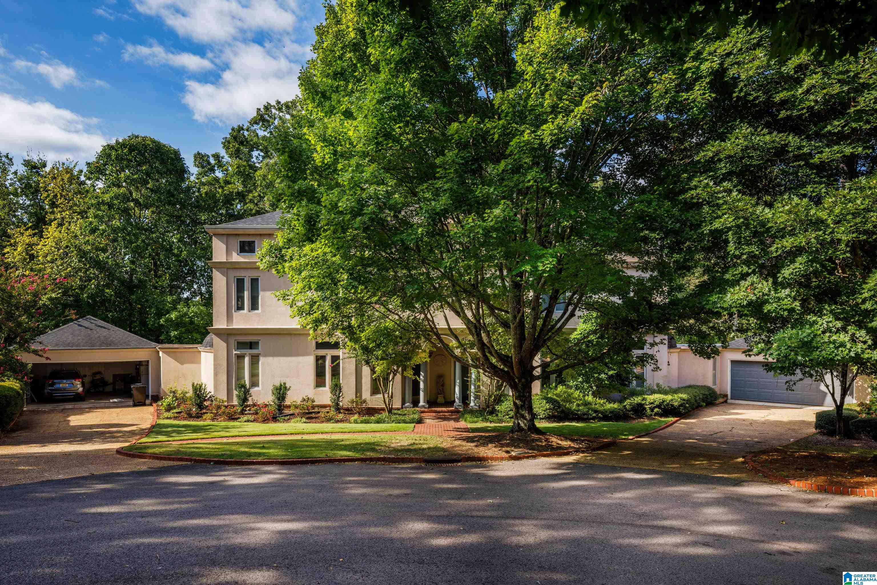 207 ANNANDALE CRESCENT