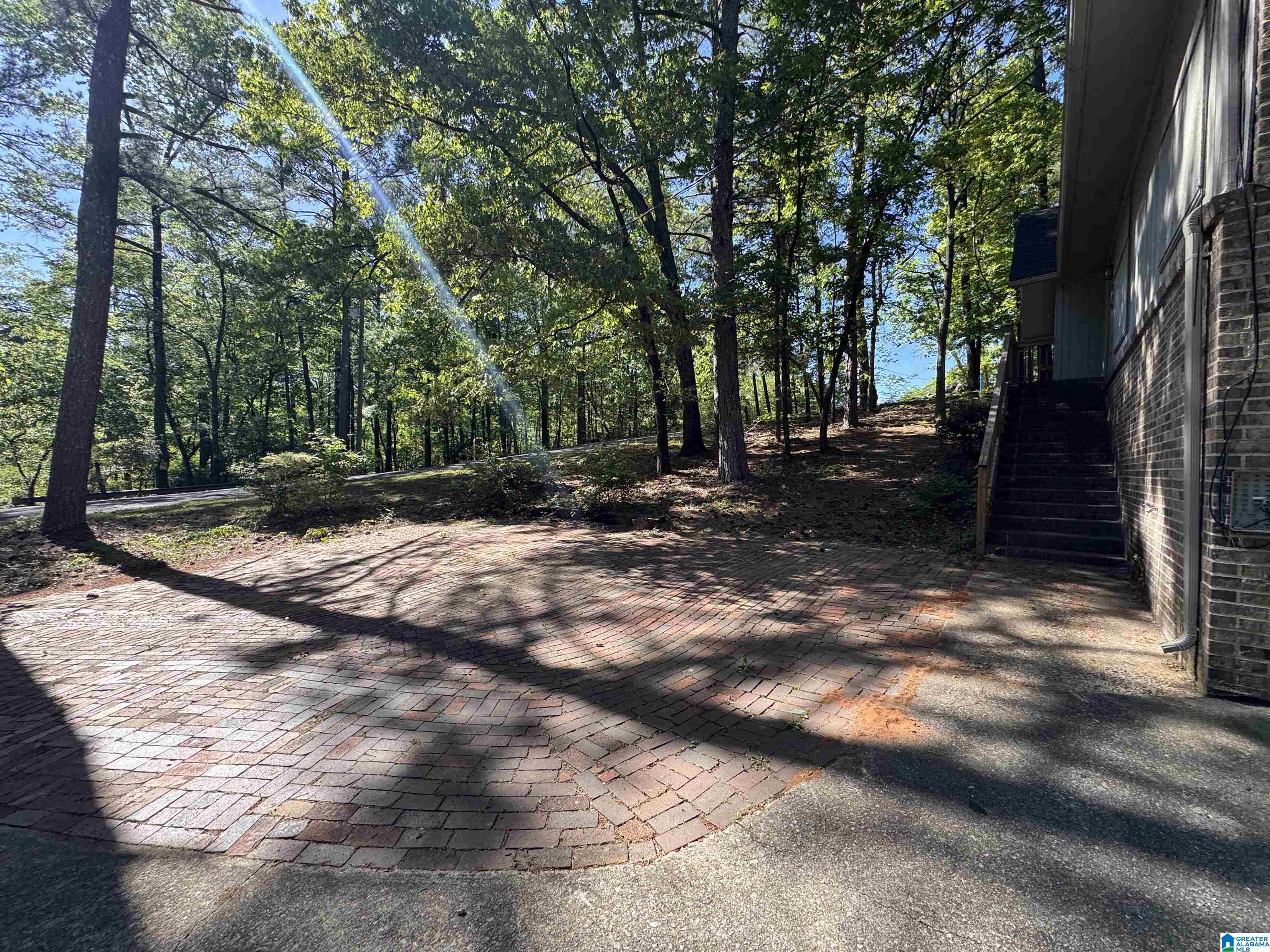 1005 DAWN DRIVE
