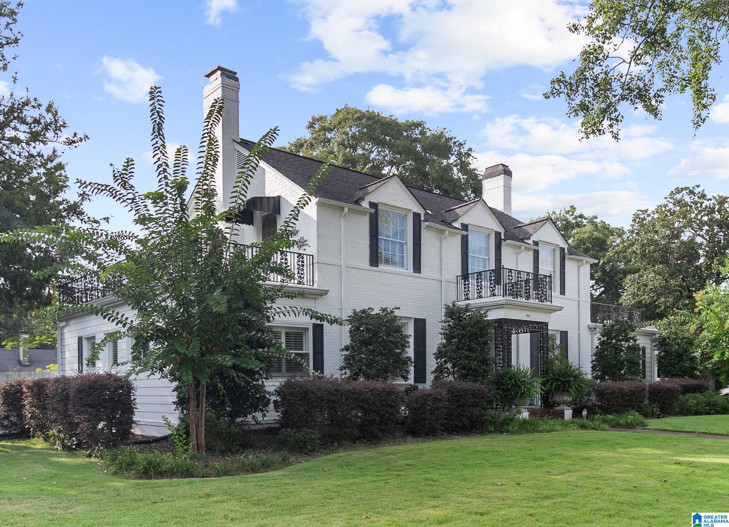 1 N MAIN AVENUE