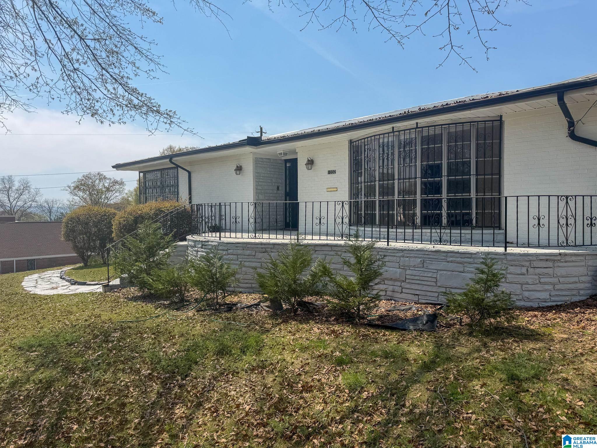 1032 CENTER STREET N